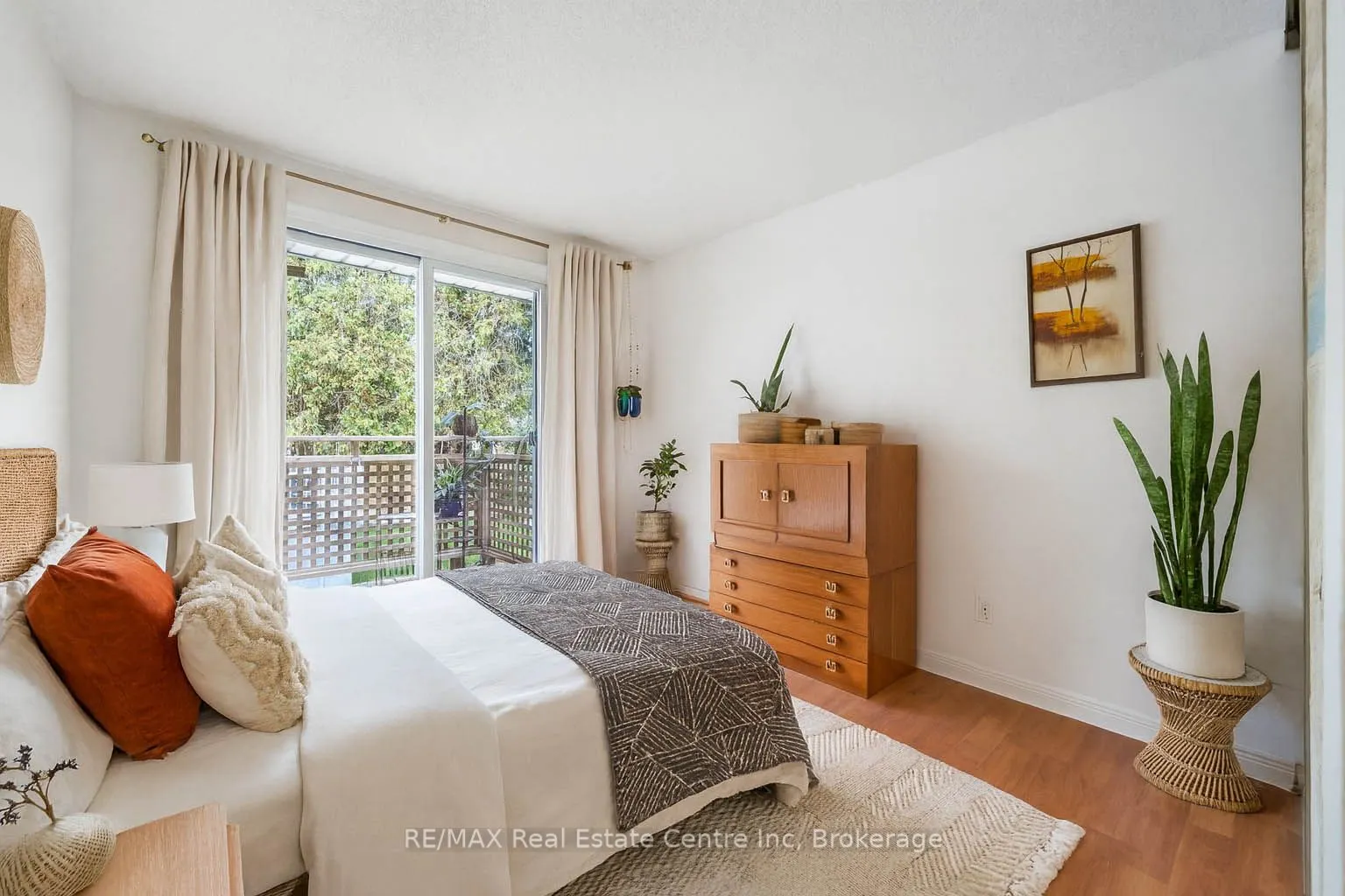 15 AVRA Court