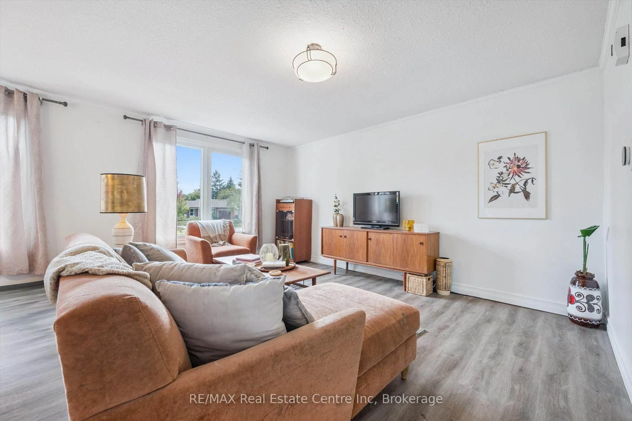 15 AVRA Court