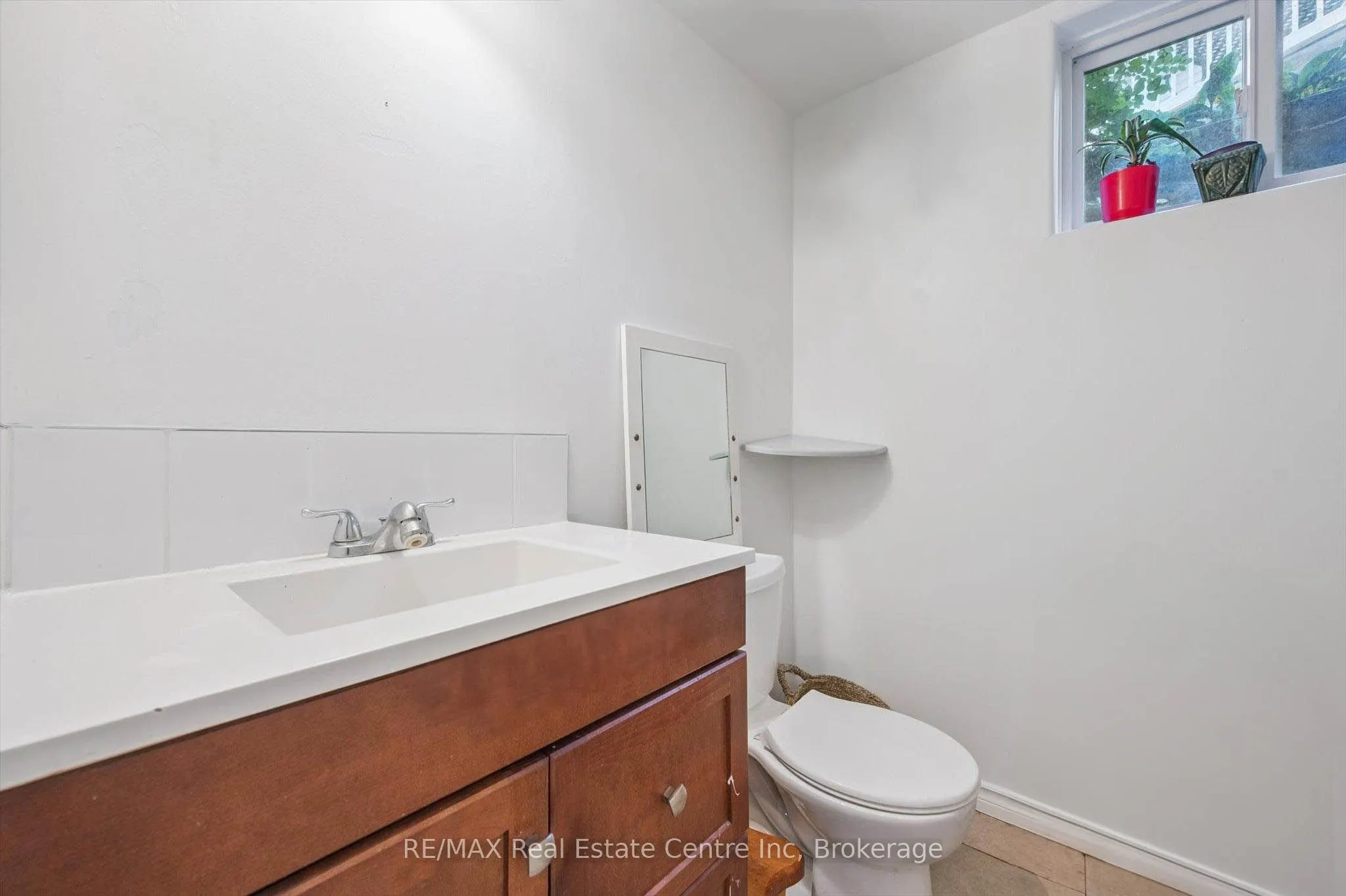 15 AVRA Court