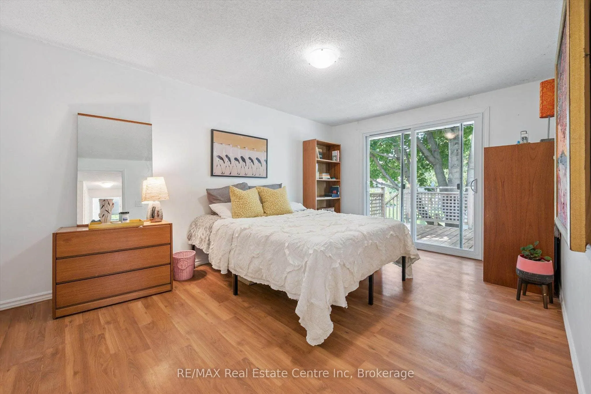 15 AVRA Court