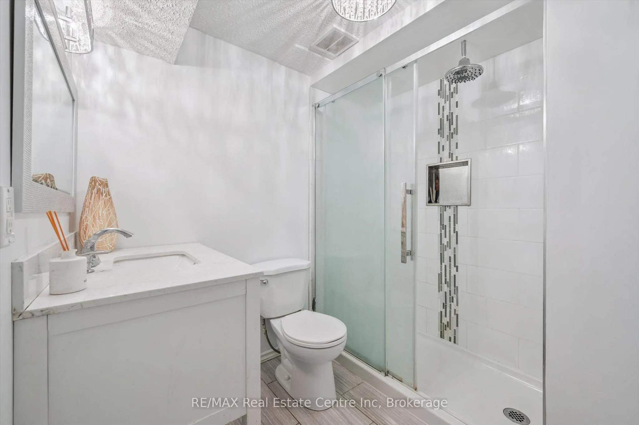 15 AVRA Court