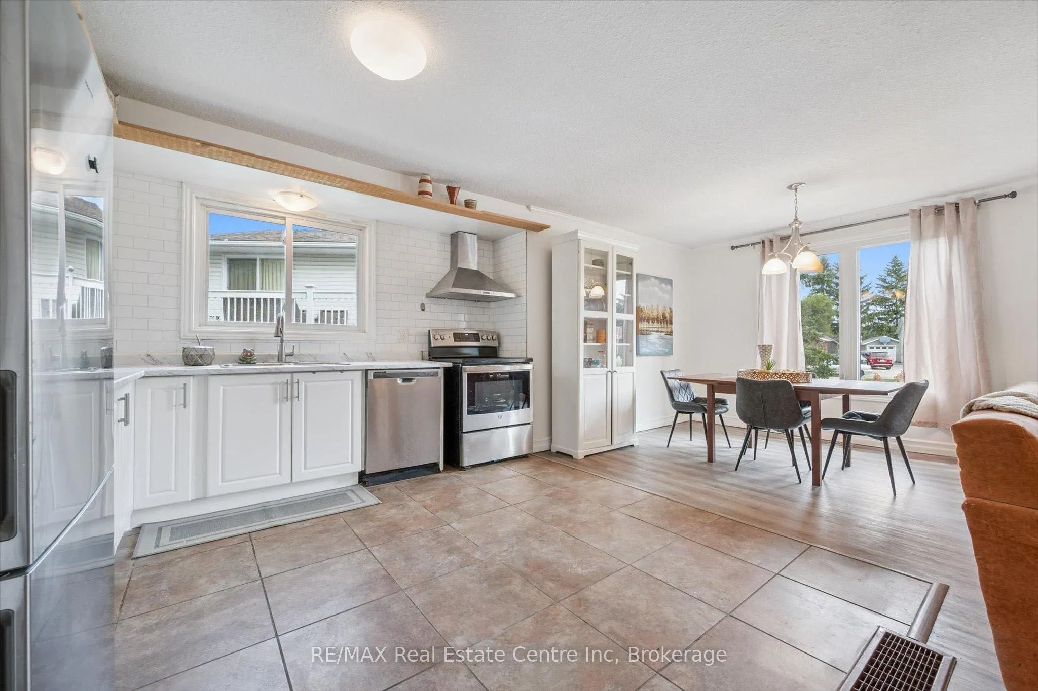 15 AVRA Court
