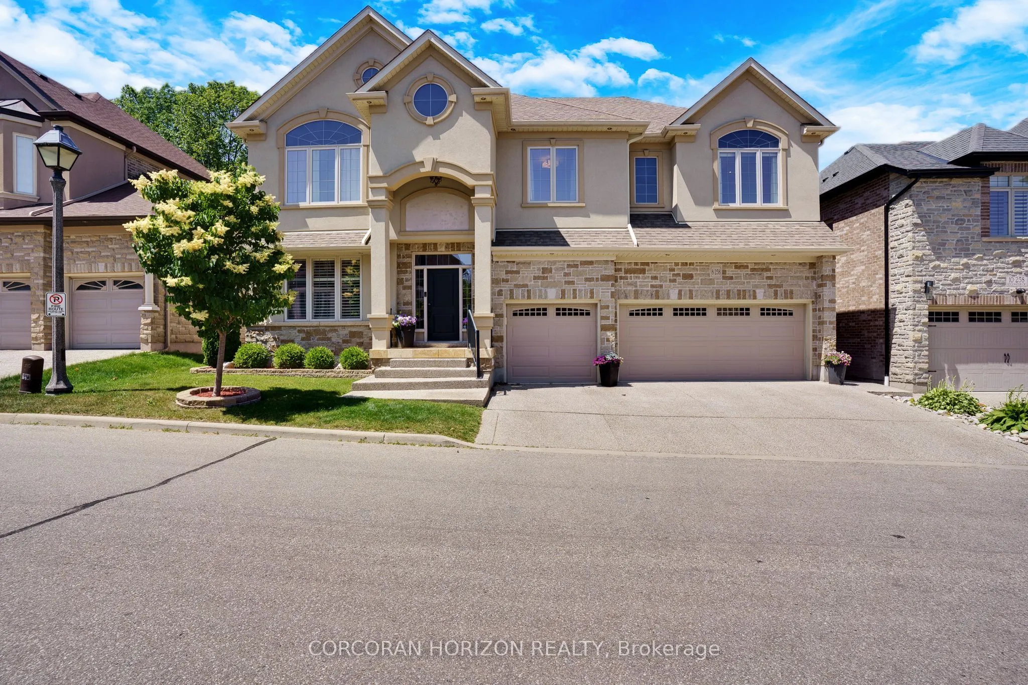 258 Edgewater Crescent, #8