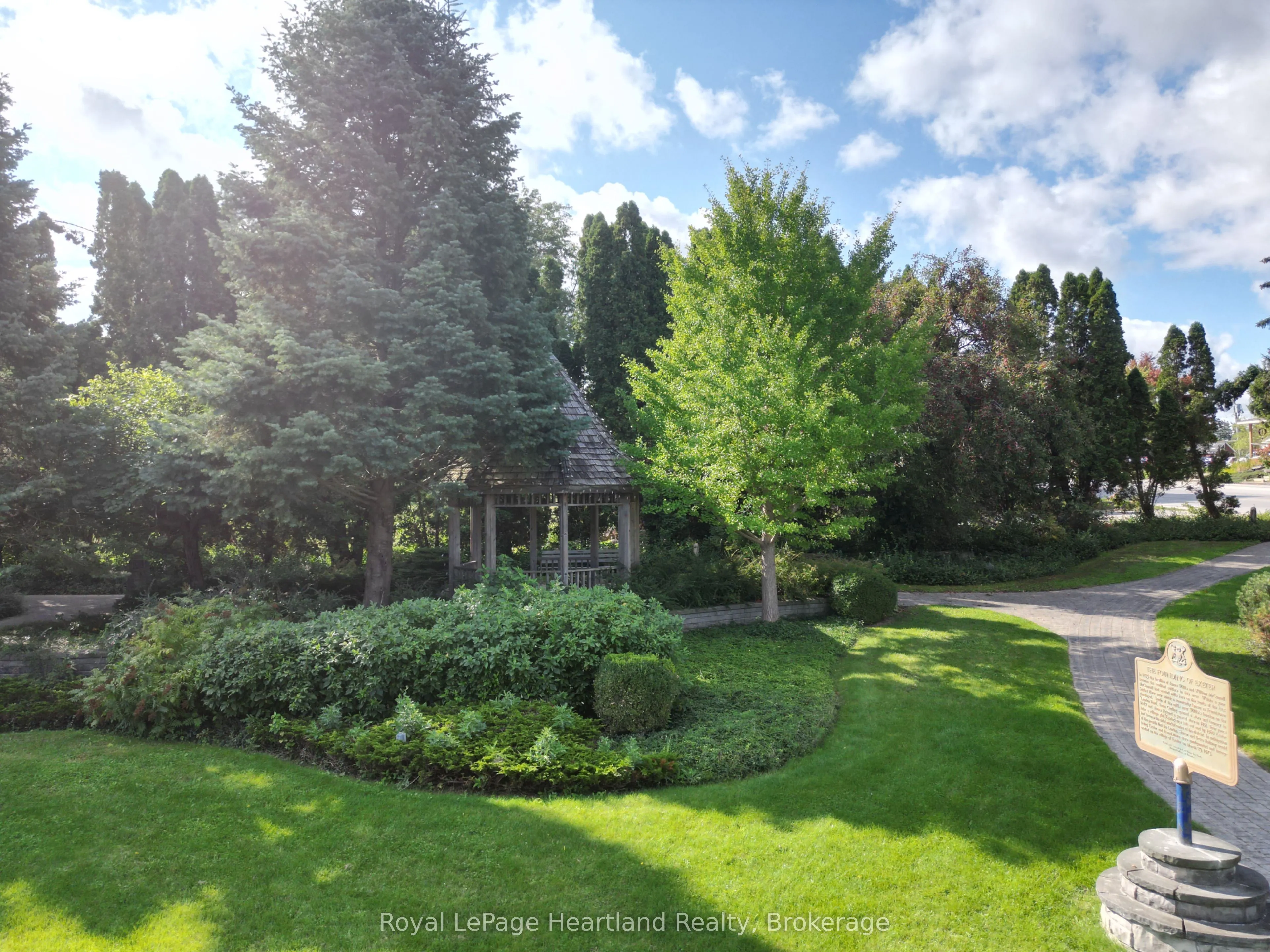 34 Main Street S