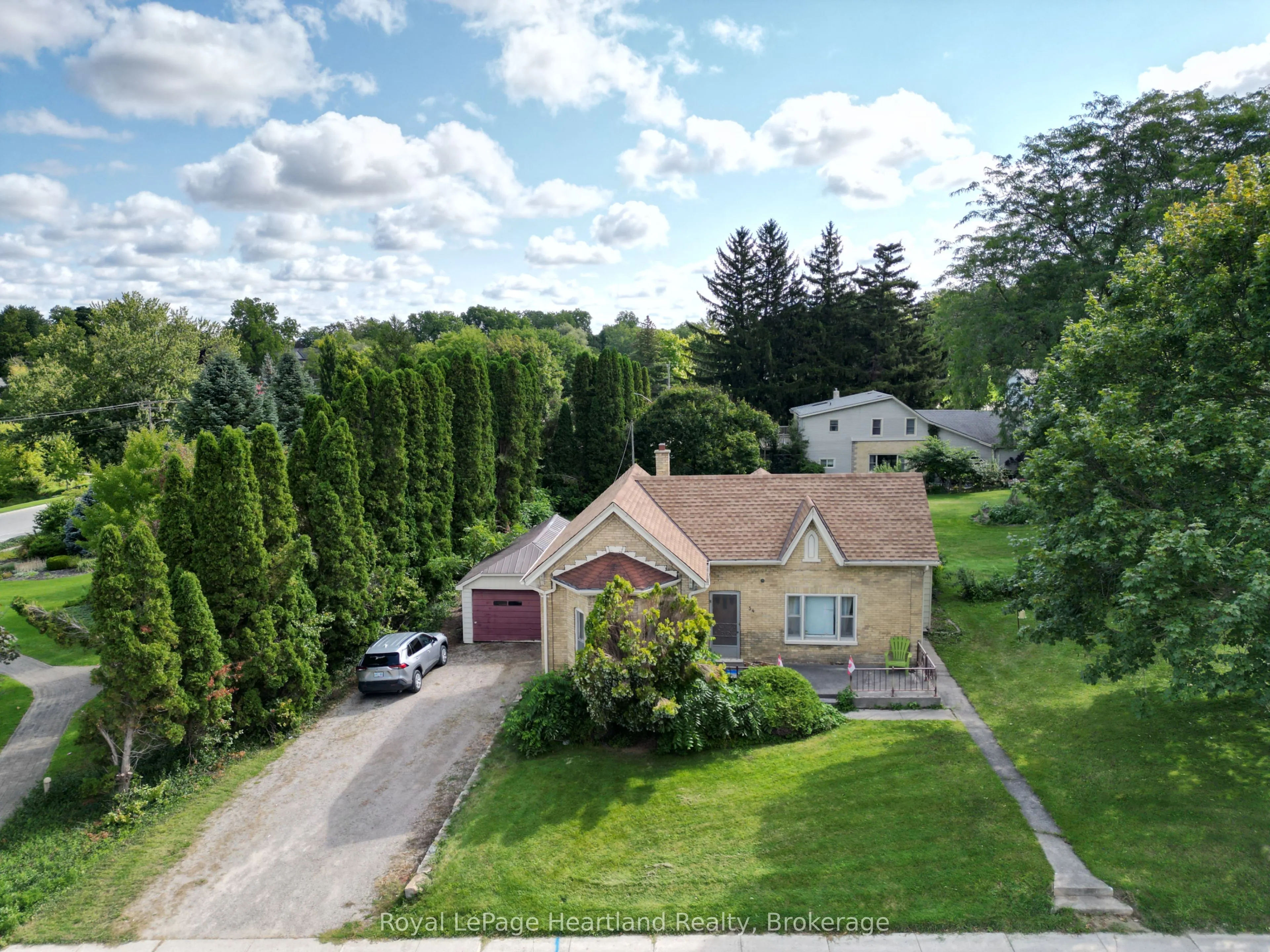 34 Main Street S