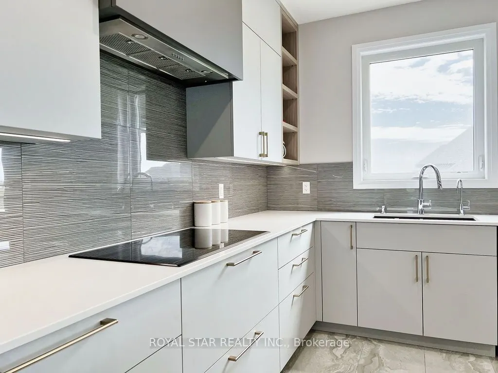38 Charles Currie Crescent