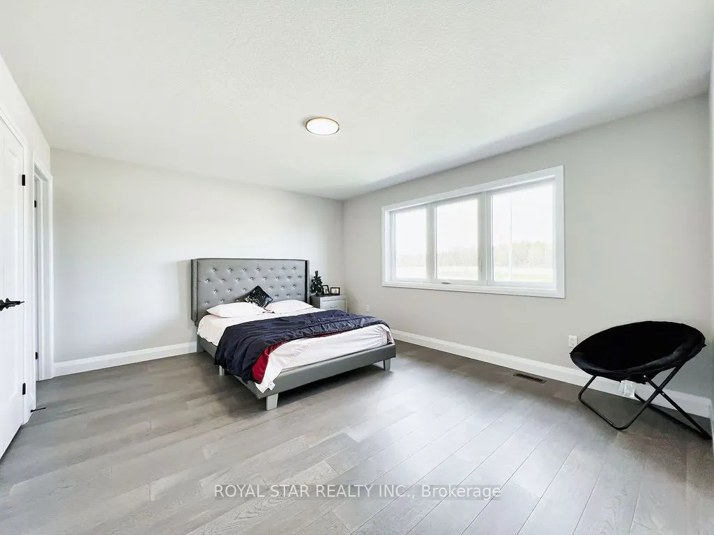 38 Charles Currie Crescent