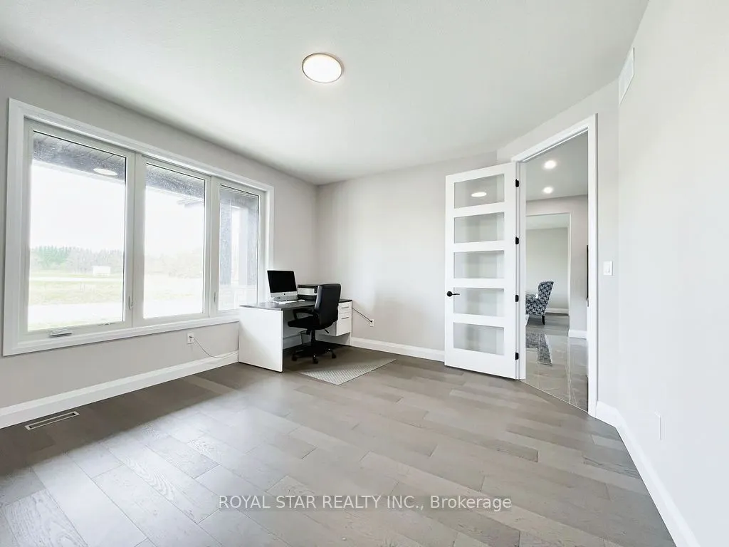 38 Charles Currie Crescent