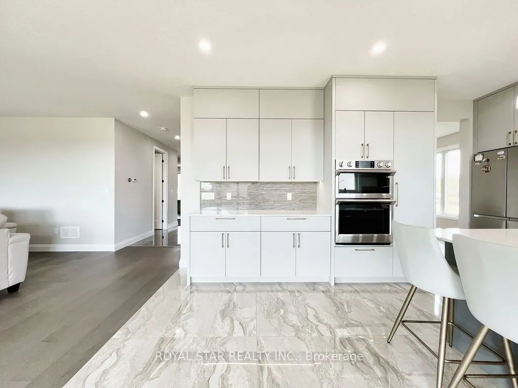 38 Charles Currie Crescent