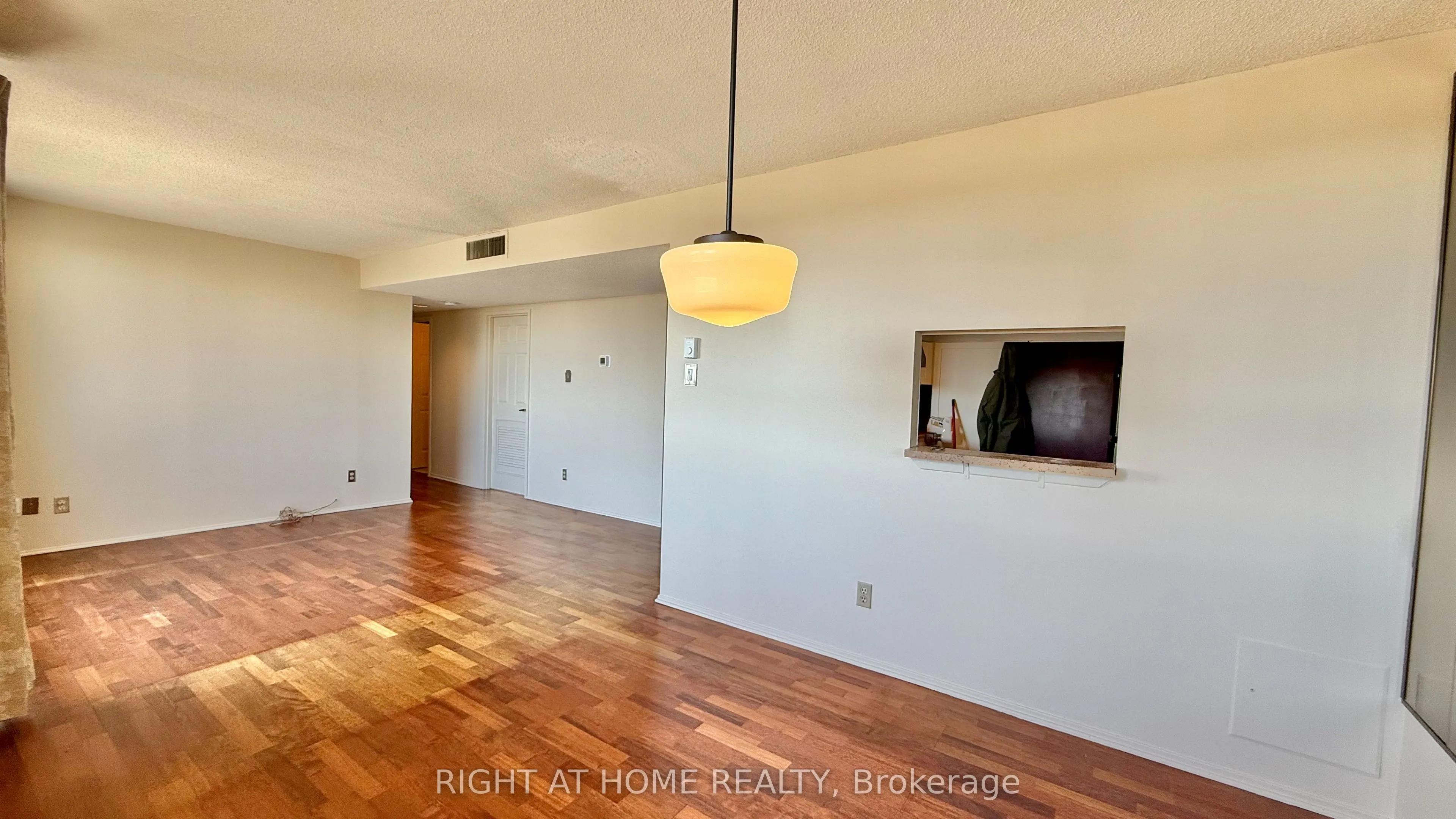 470 LAURIER Avenue W, #2005