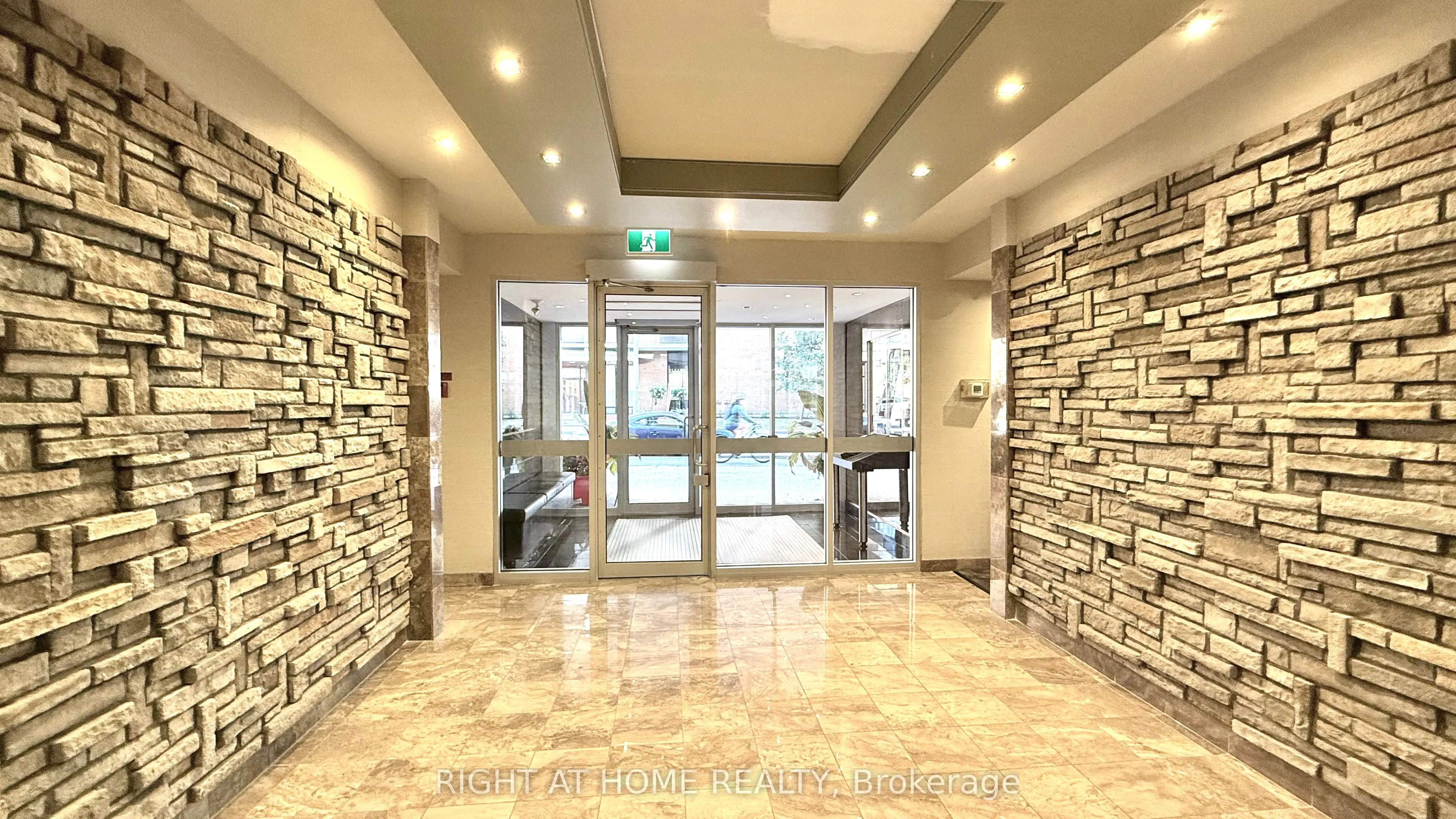 470 LAURIER Avenue W, #2005