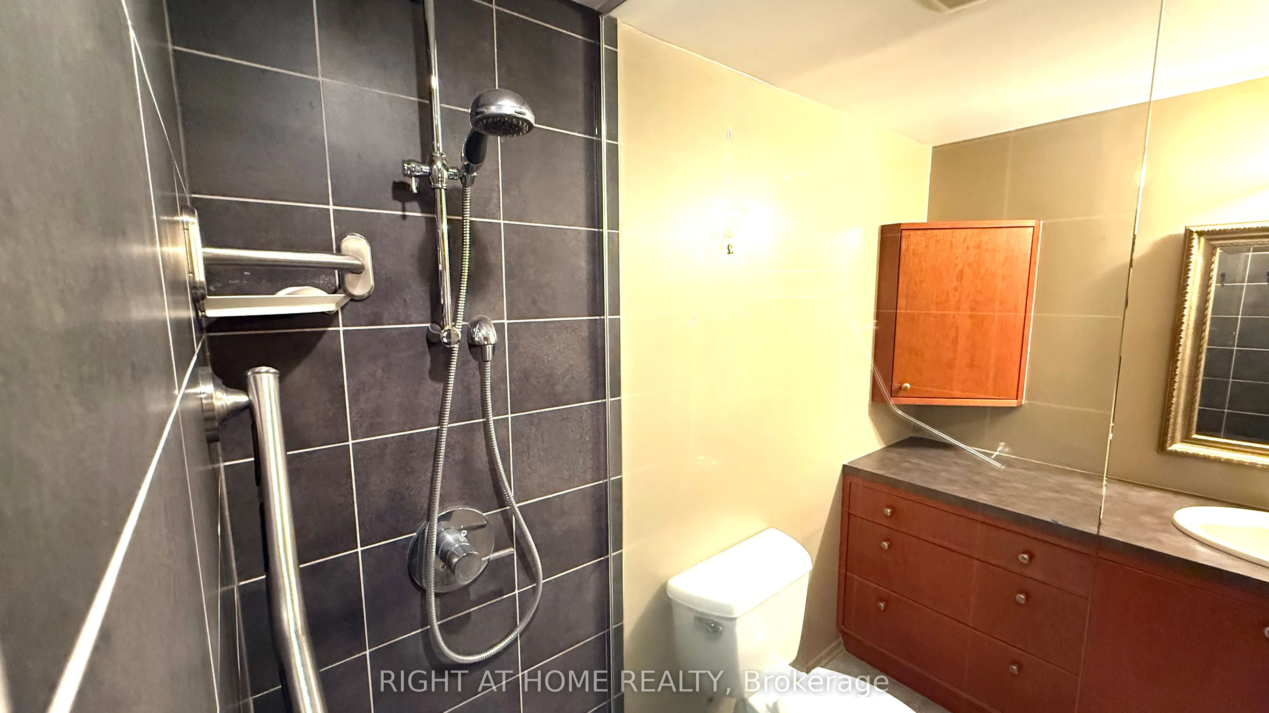 470 LAURIER Avenue W, #2005