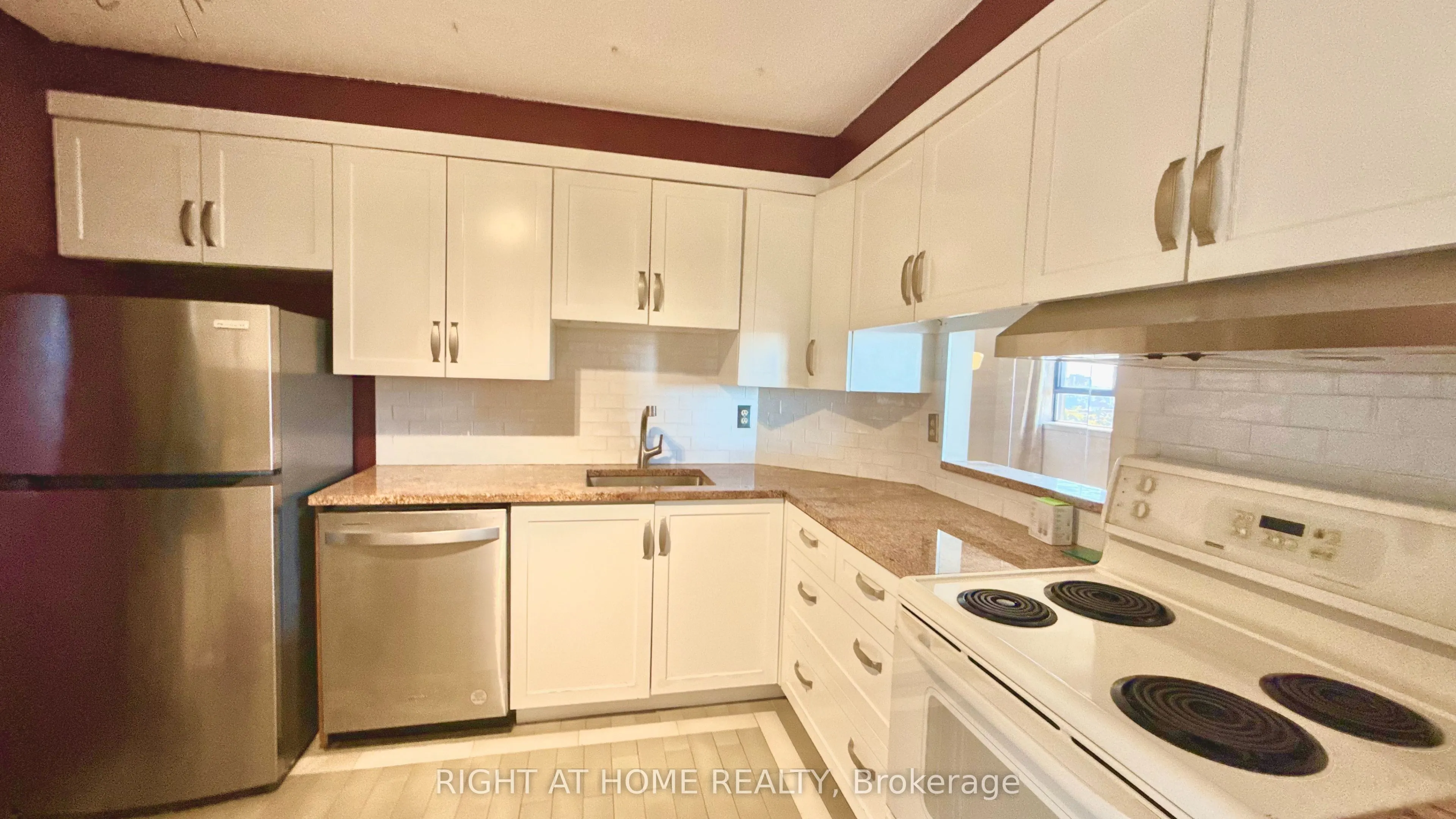 470 LAURIER Avenue W, #2005