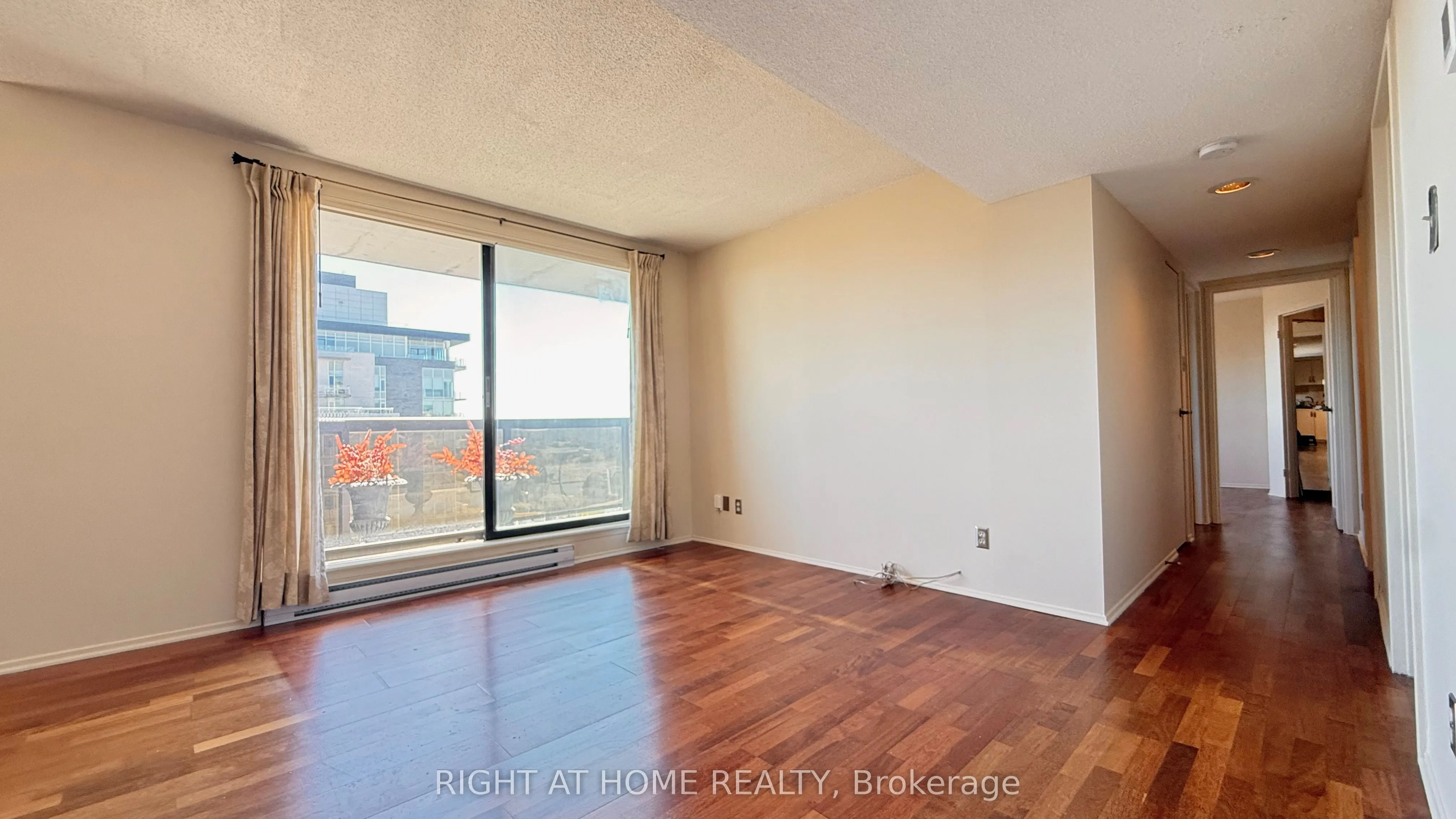 470 LAURIER Avenue W, #2005