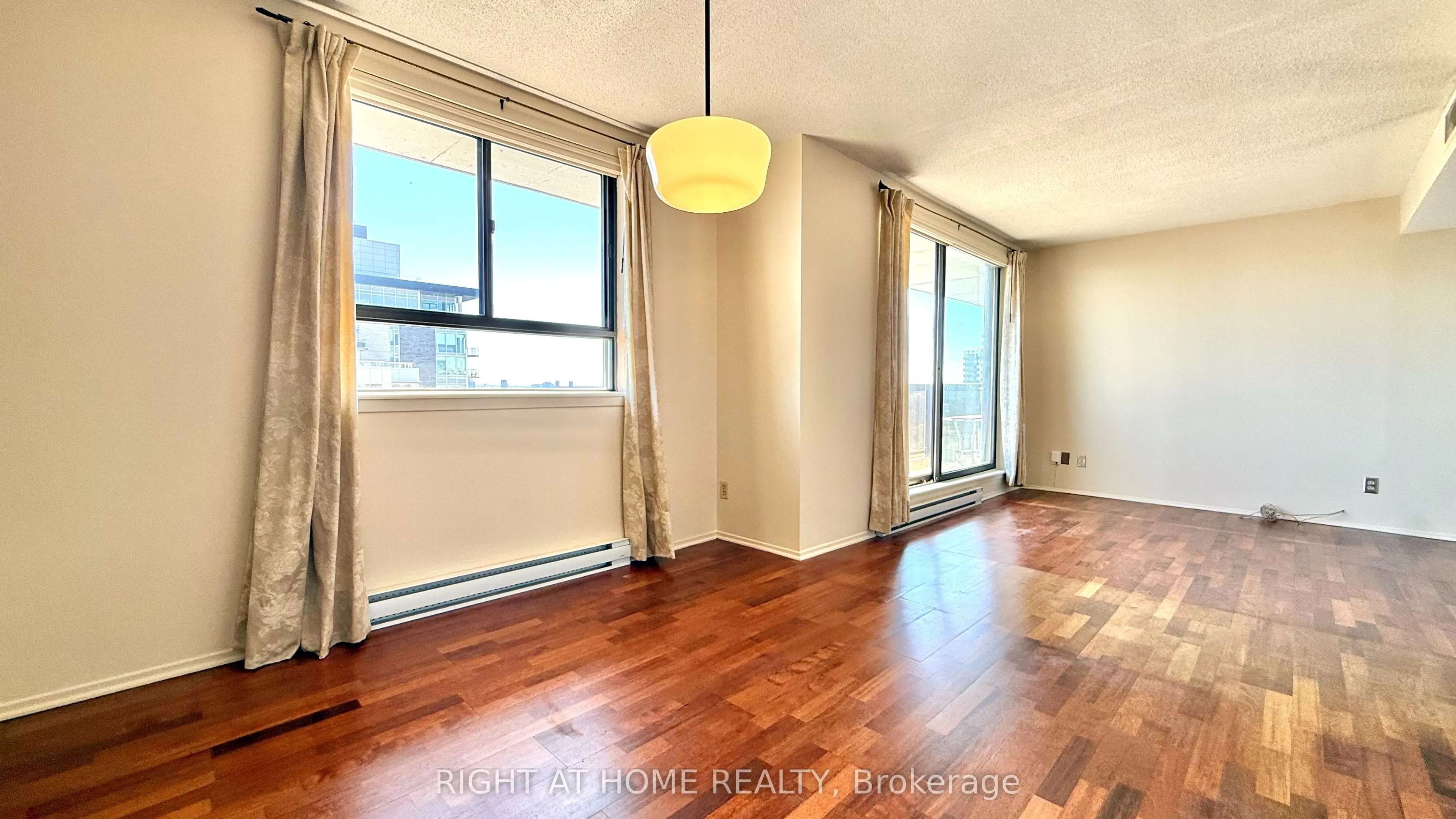 470 LAURIER Avenue W, #2005