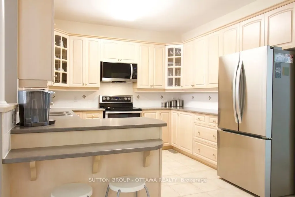 18 Sirocco Crescent