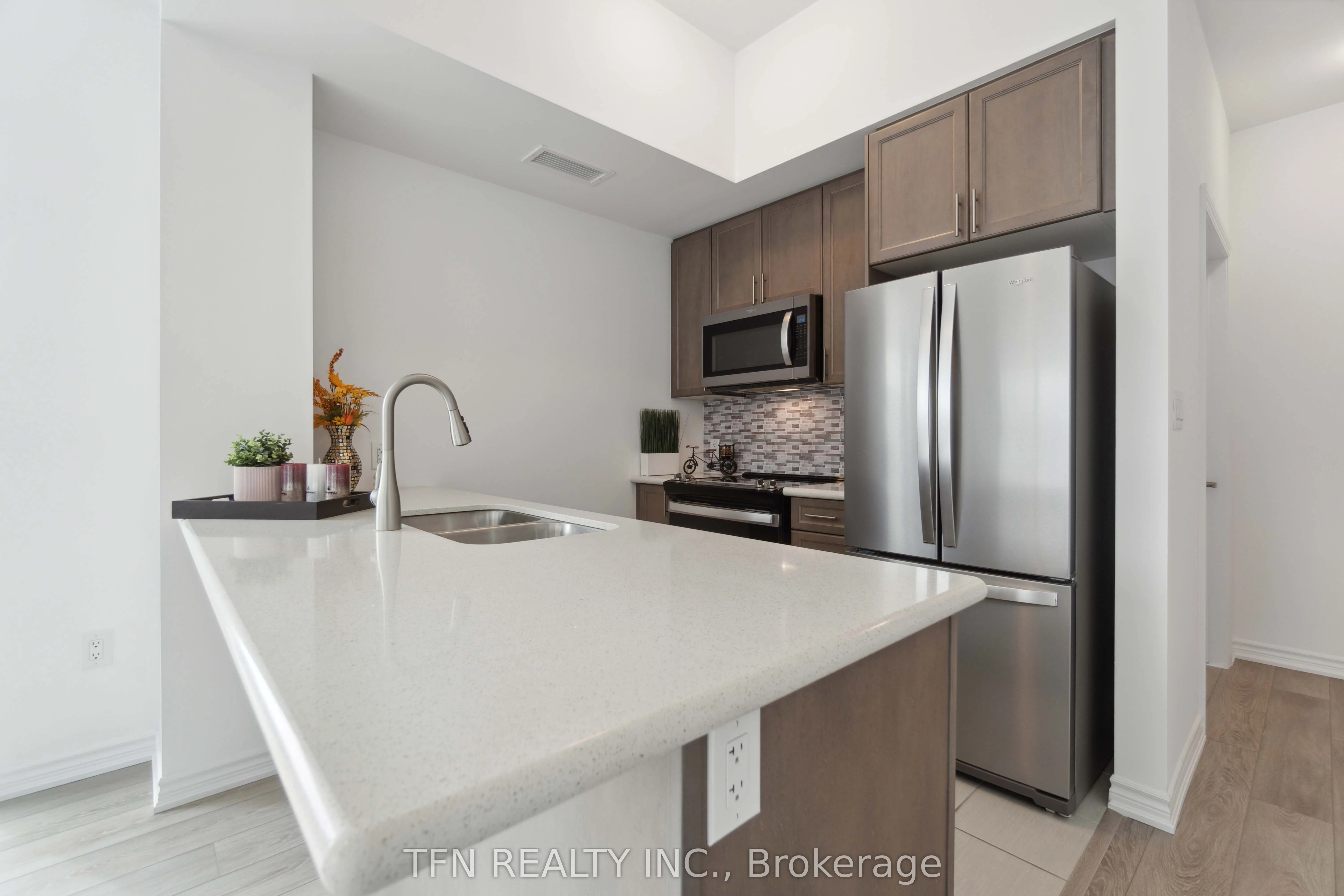 460 Dundas Street E, #121