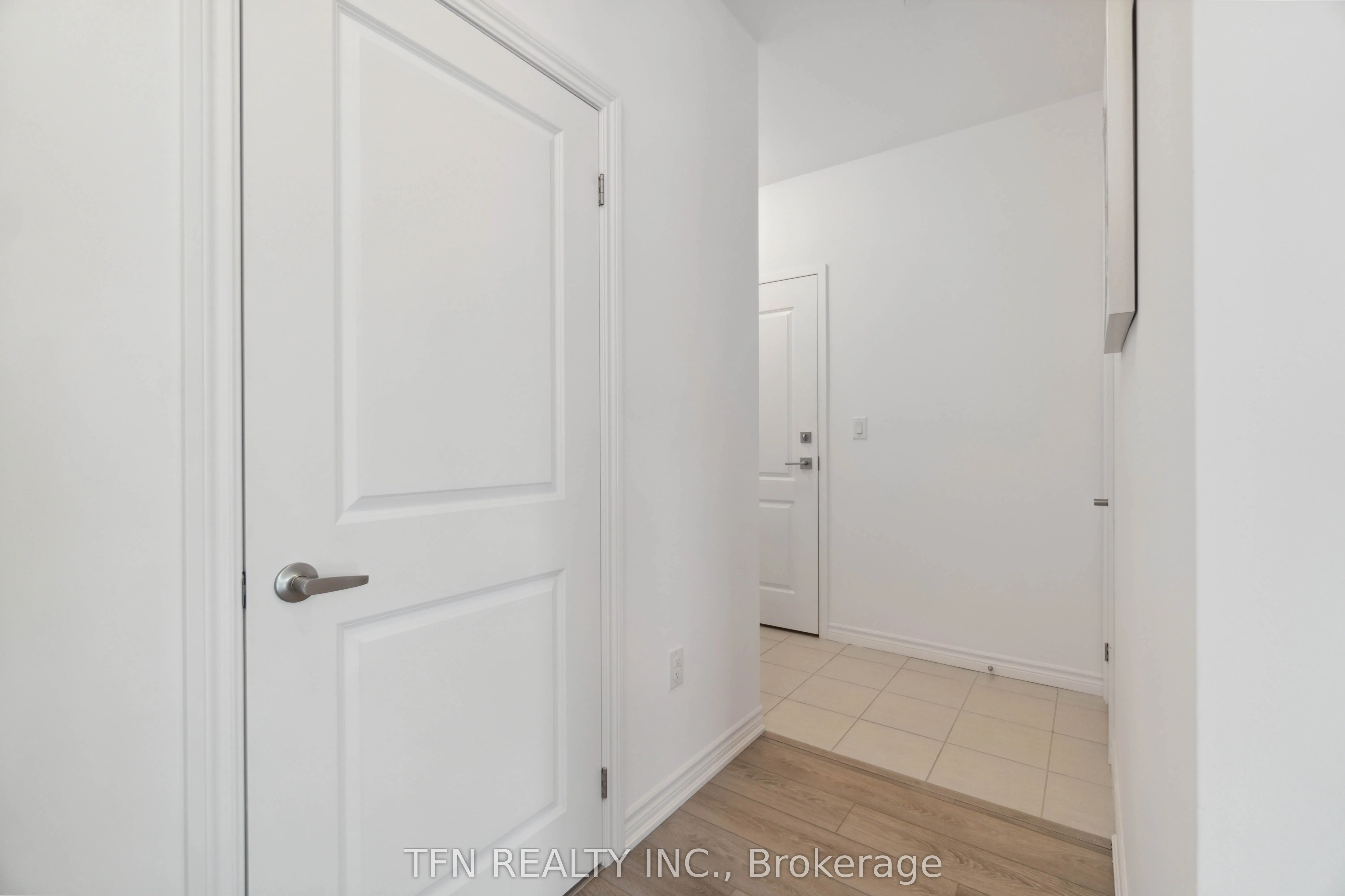 460 Dundas Street E, #121