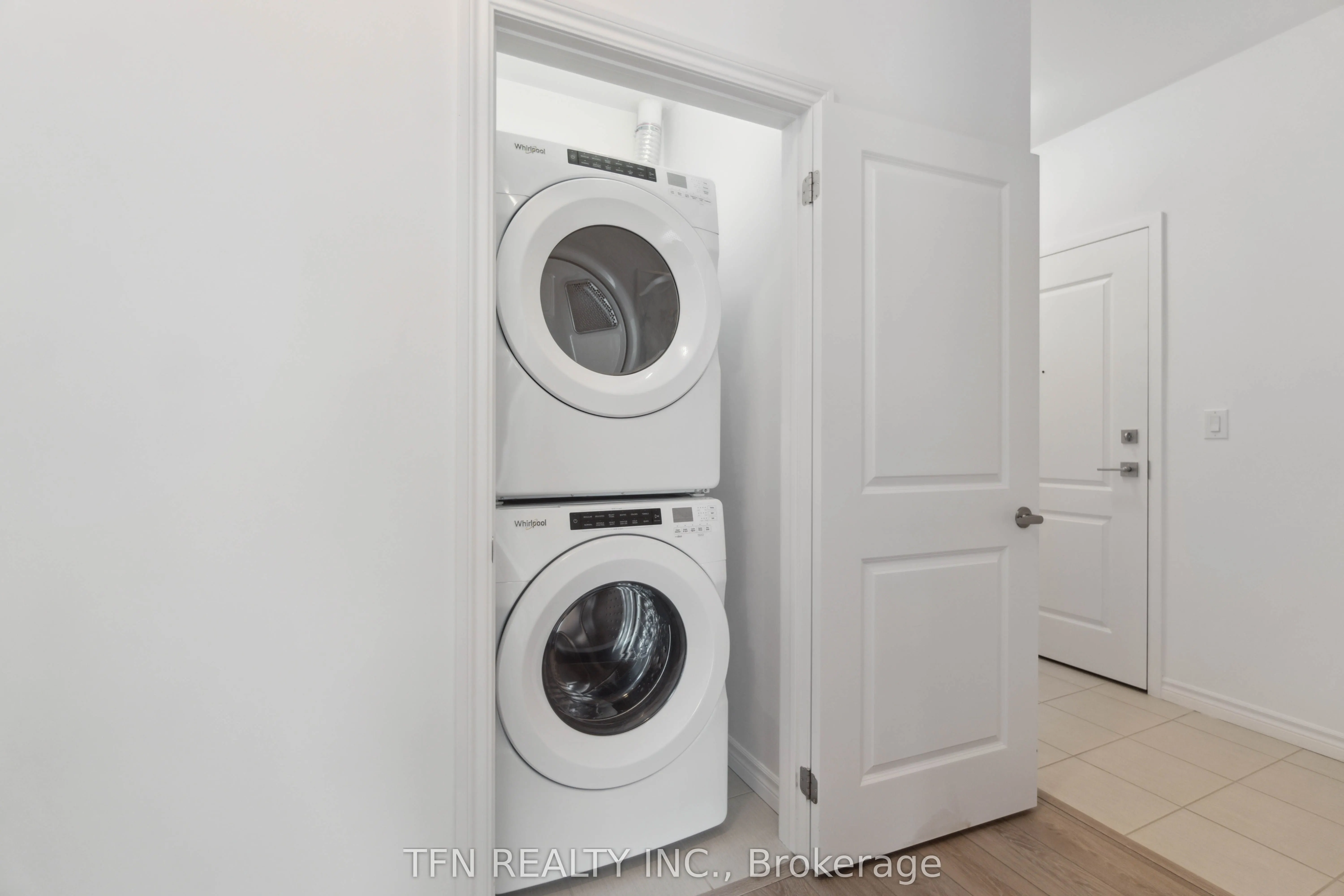 460 Dundas Street E, #121