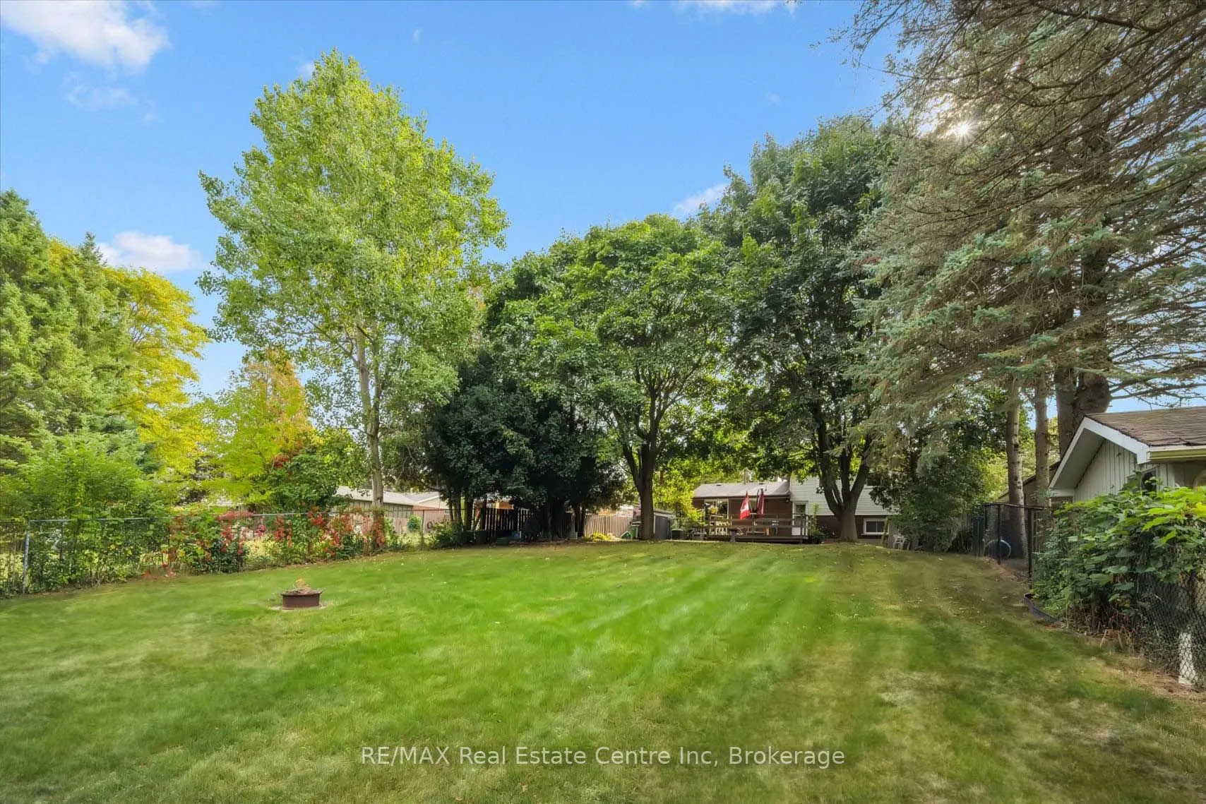 33 Hastings Boulevard