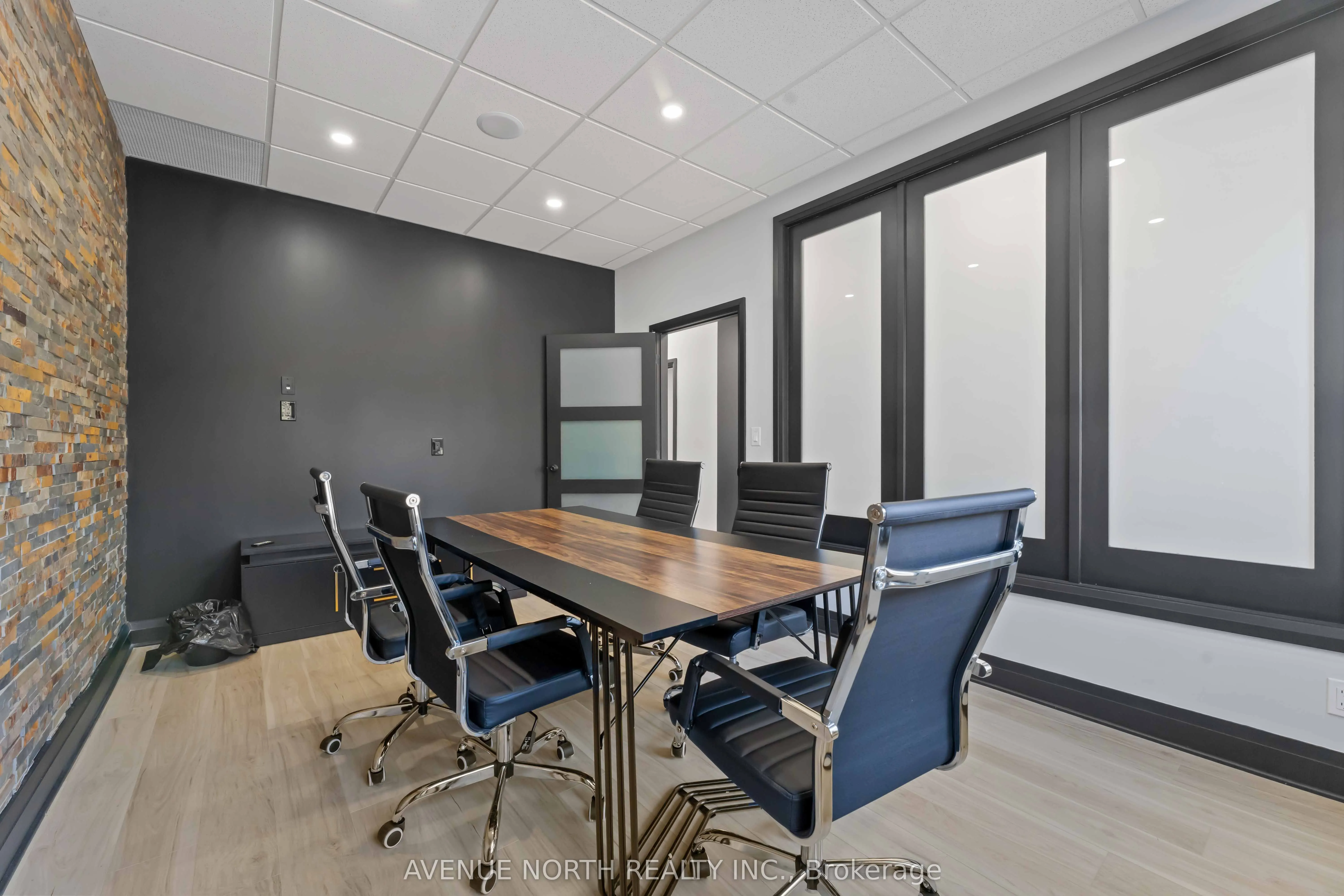 2285 St. Laurent Boulevard
