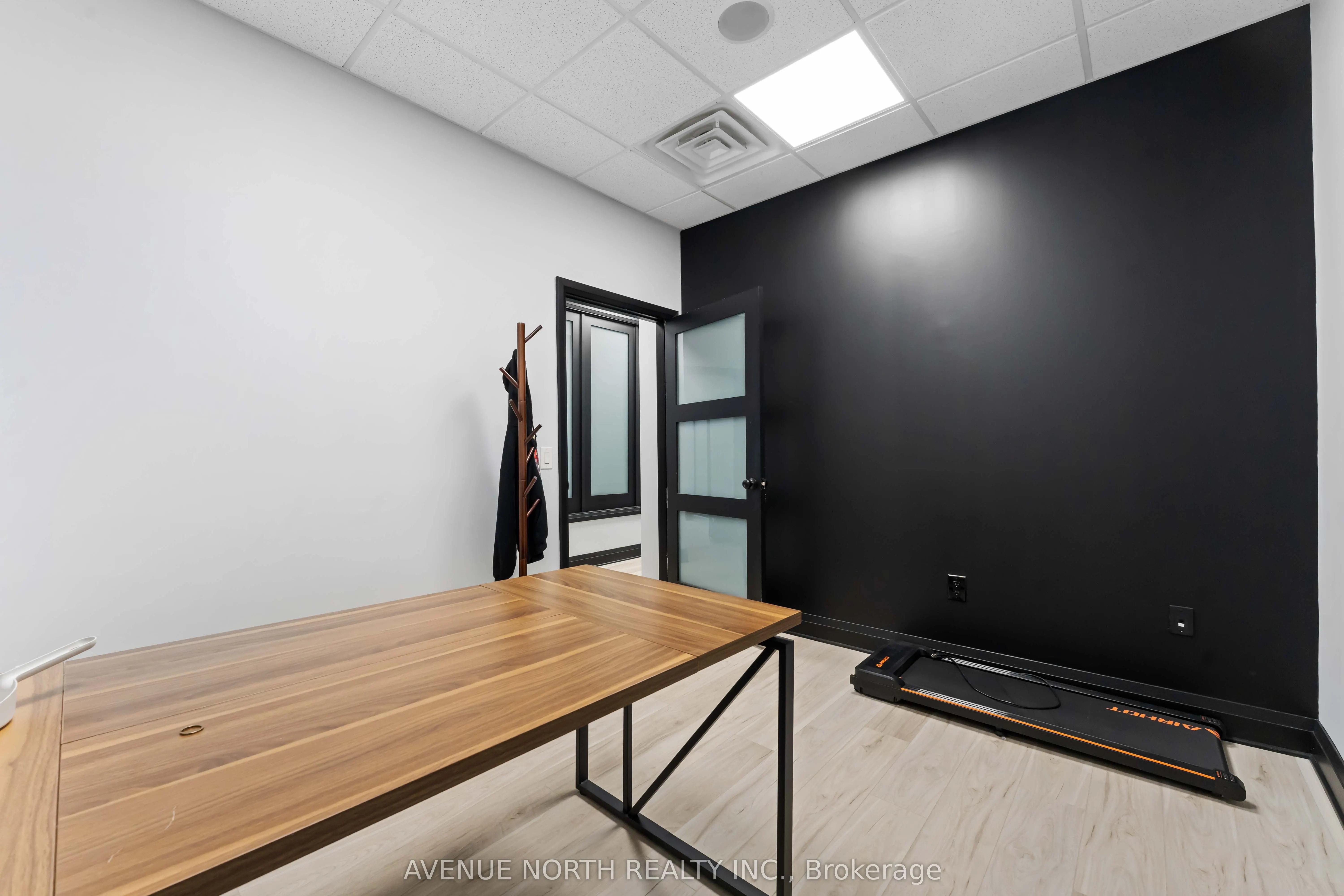 2285 St. Laurent Boulevard