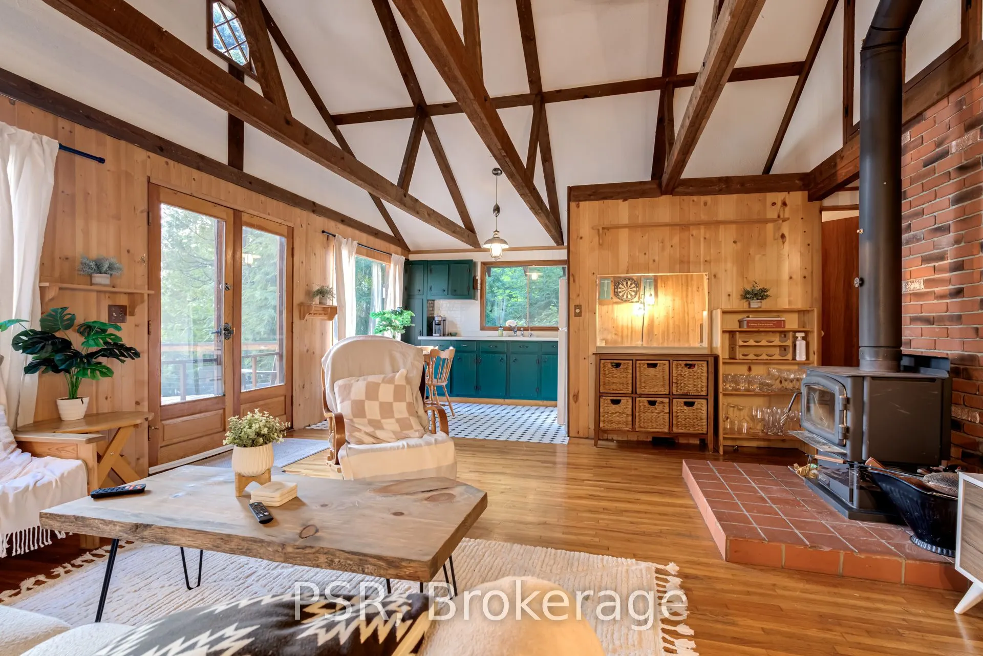 1027 NORTH PINE Drive