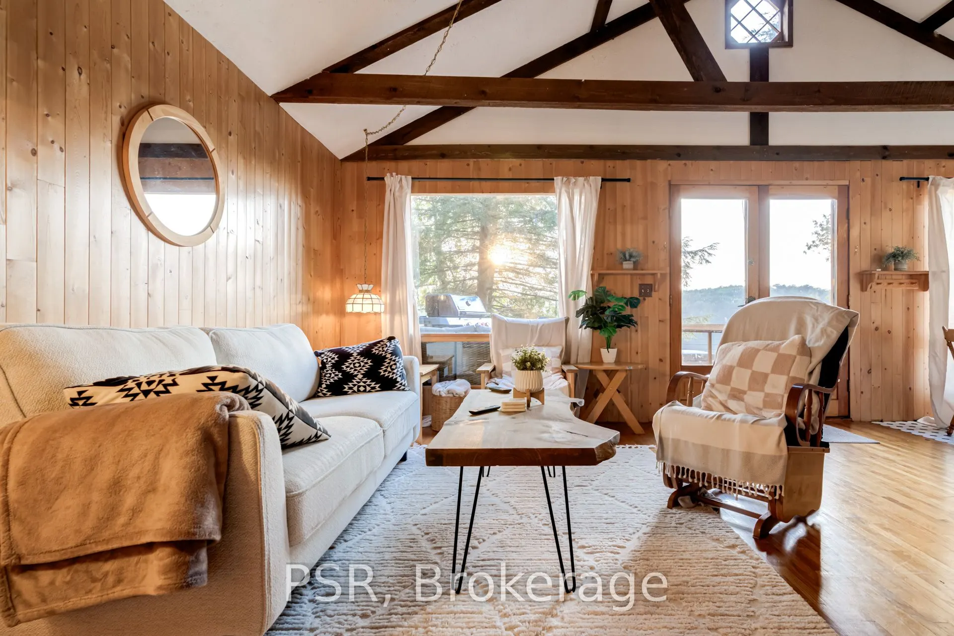 1027 NORTH PINE Drive