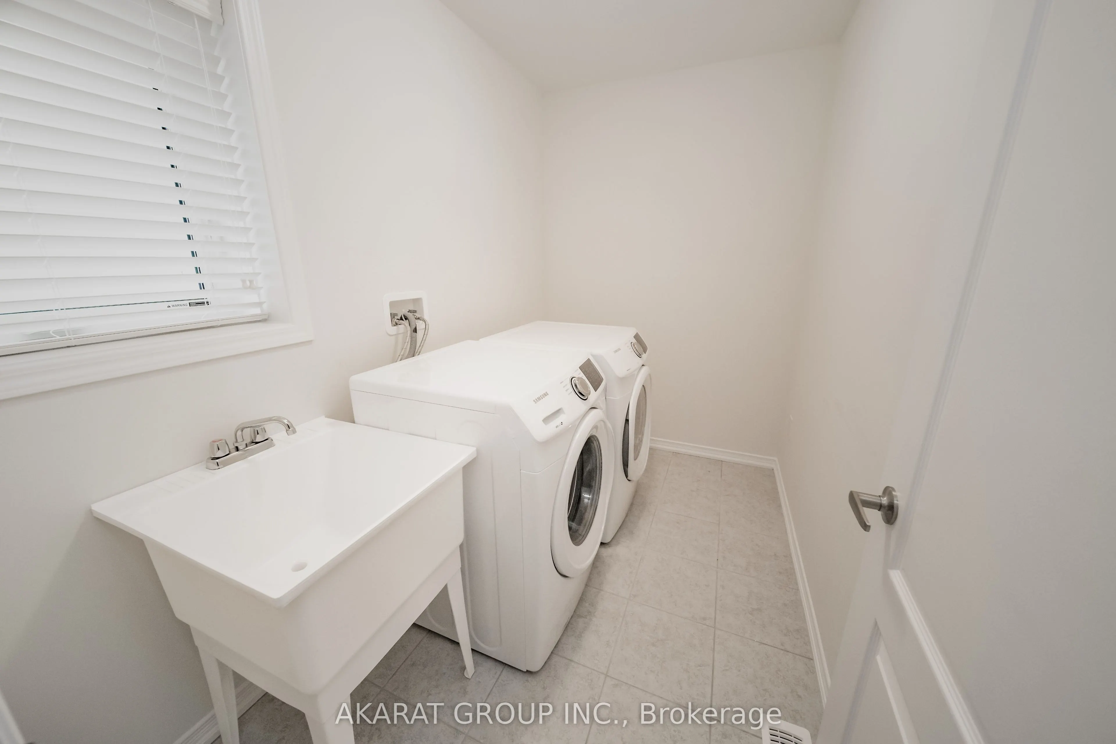 135 Esther Crescent