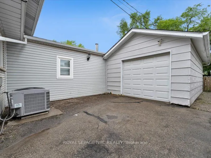 39 Meadowlark Street