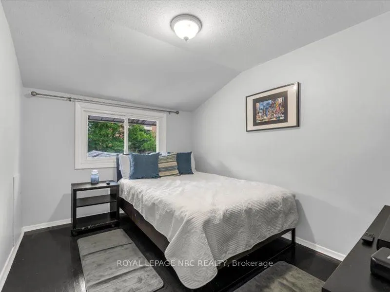 39 Meadowlark Street