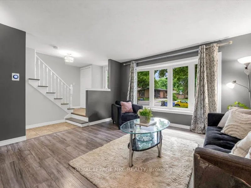39 Meadowlark Street