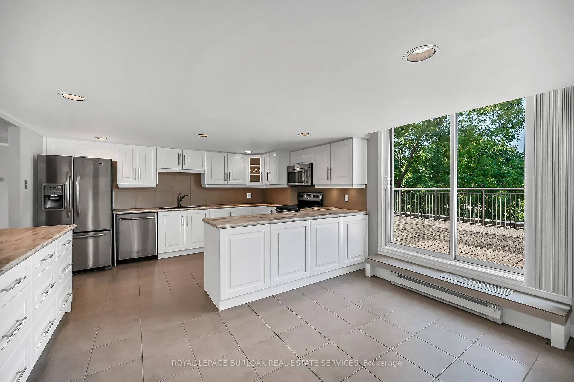 150 Wilson Street W, #PH1