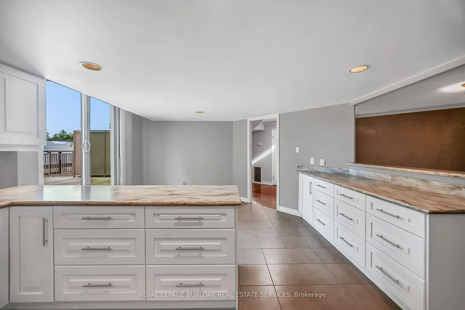 150 Wilson Street W, #PH1