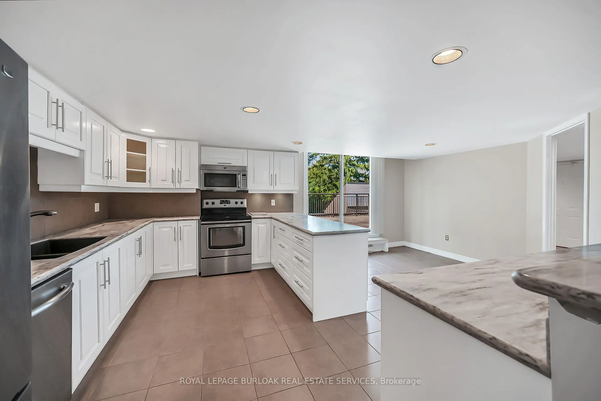 150 Wilson Street W, #PH1