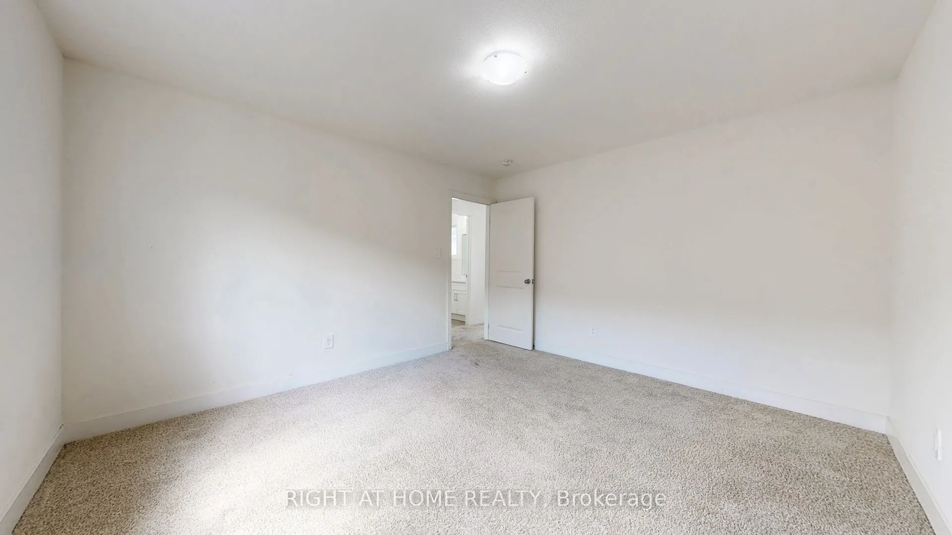 1608 Capri Crescent