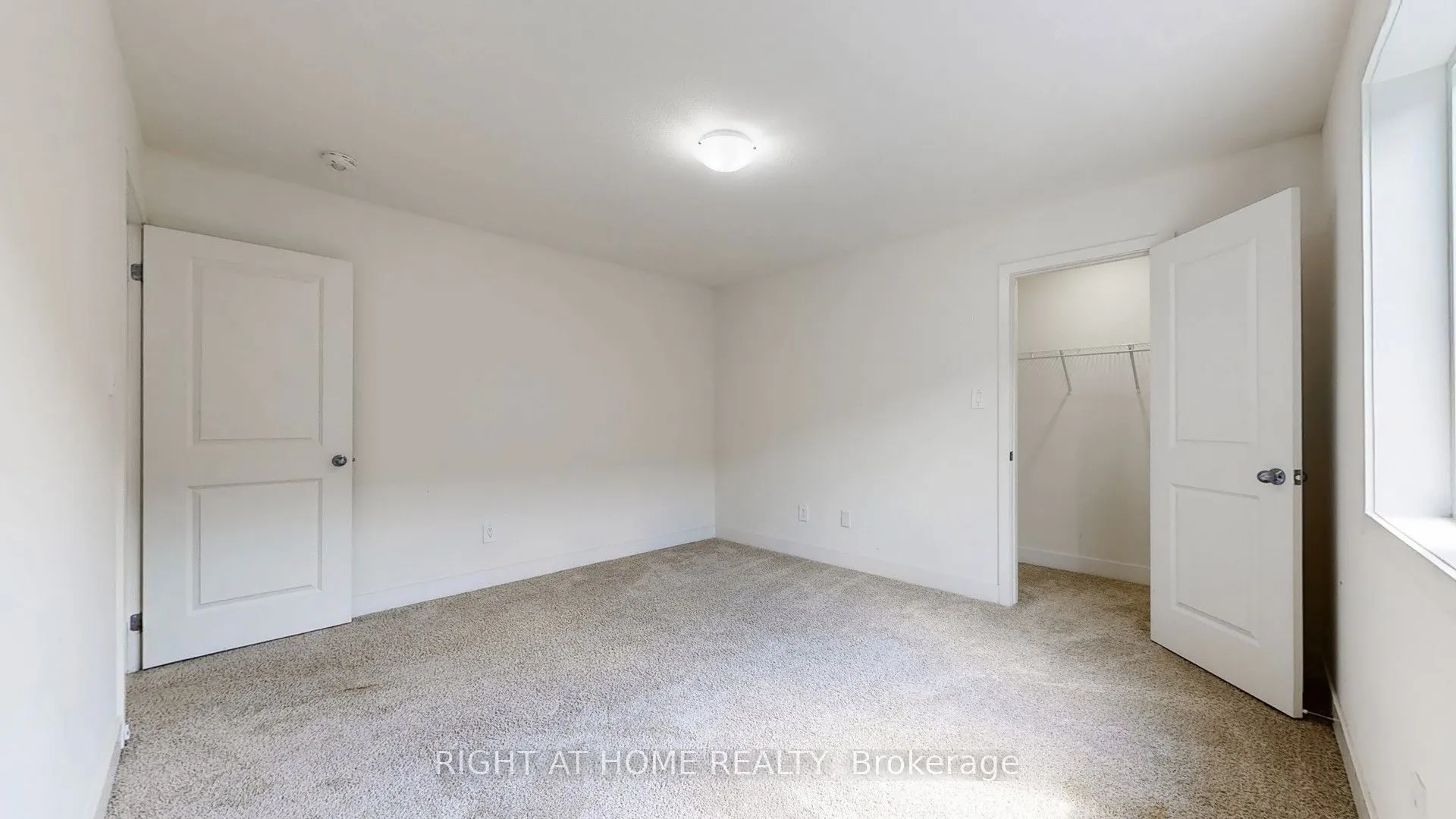 1608 Capri Crescent