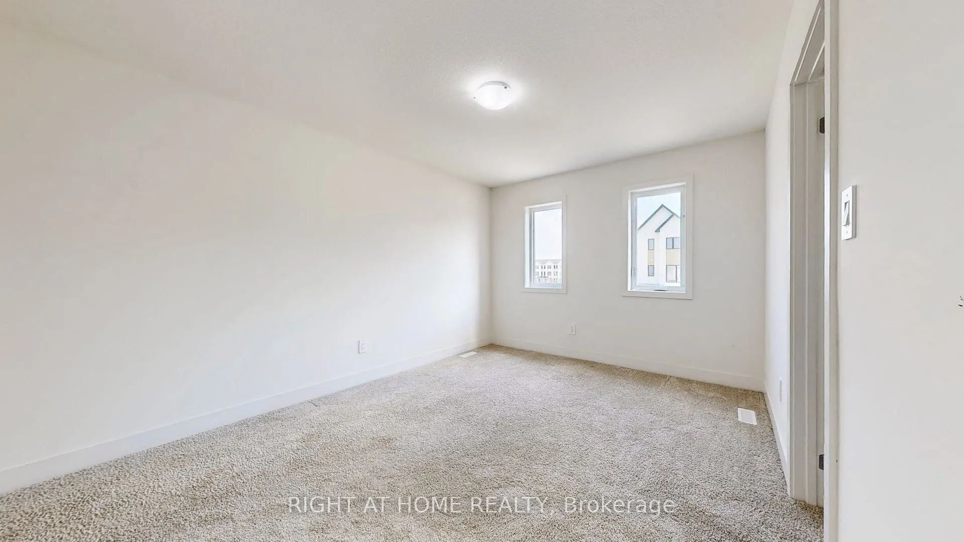 1608 Capri Crescent