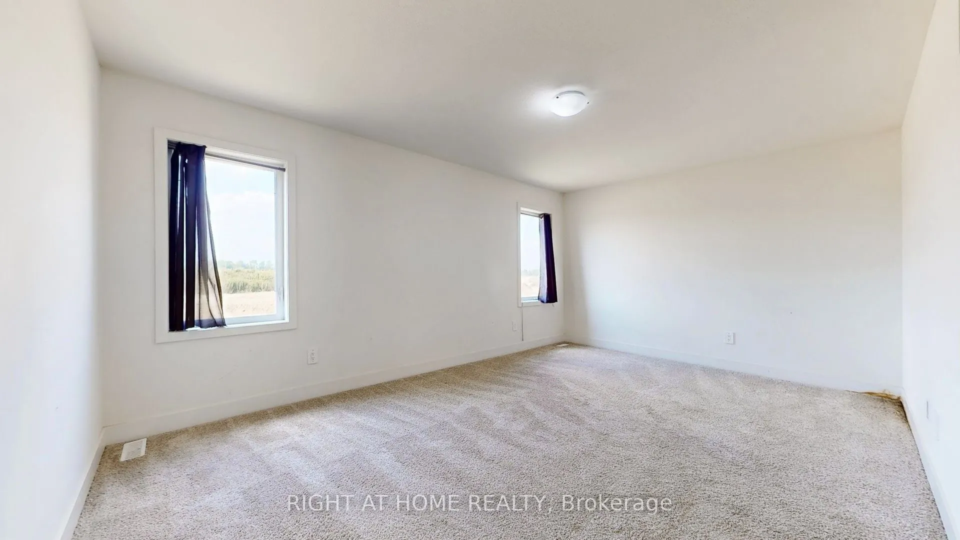 1608 Capri Crescent