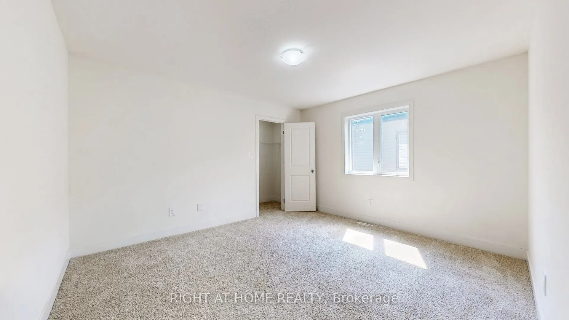 1608 Capri Crescent
