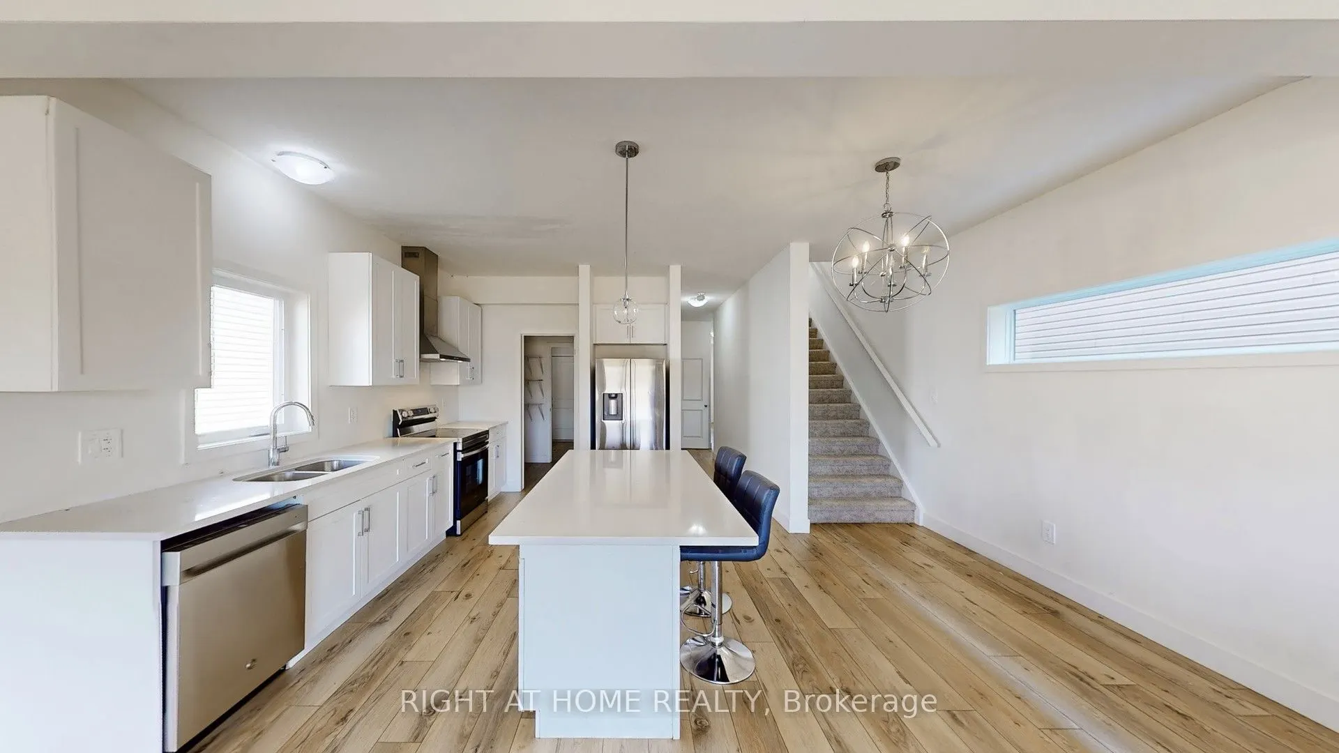 1608 Capri Crescent