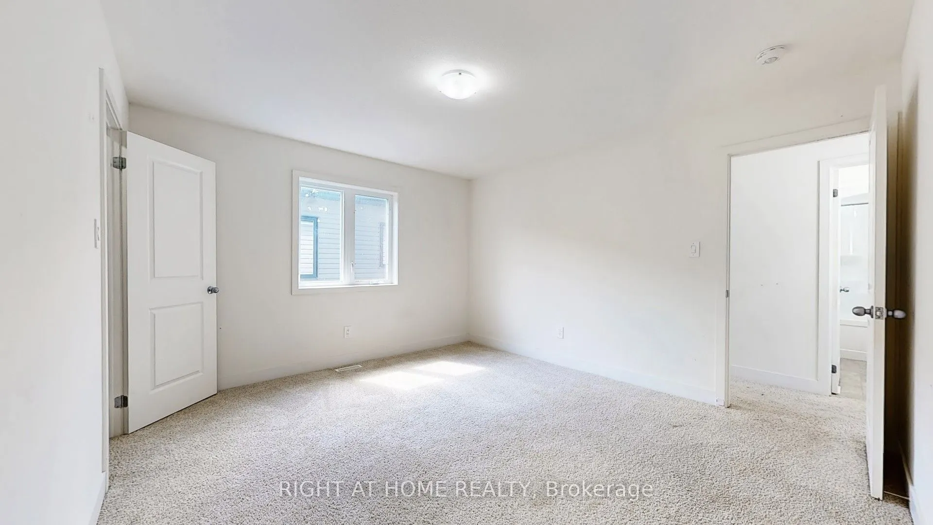 1608 Capri Crescent