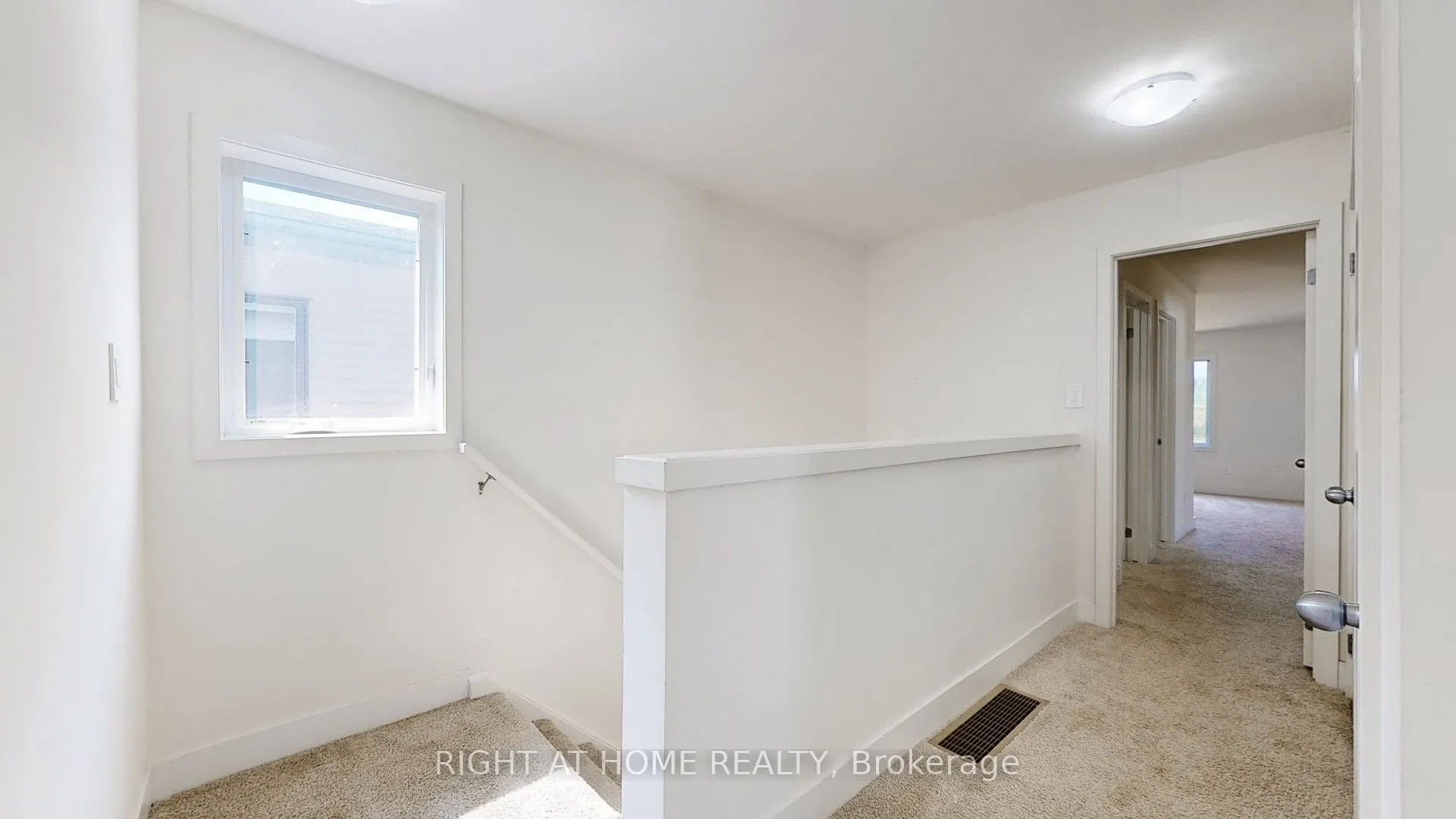 1608 Capri Crescent