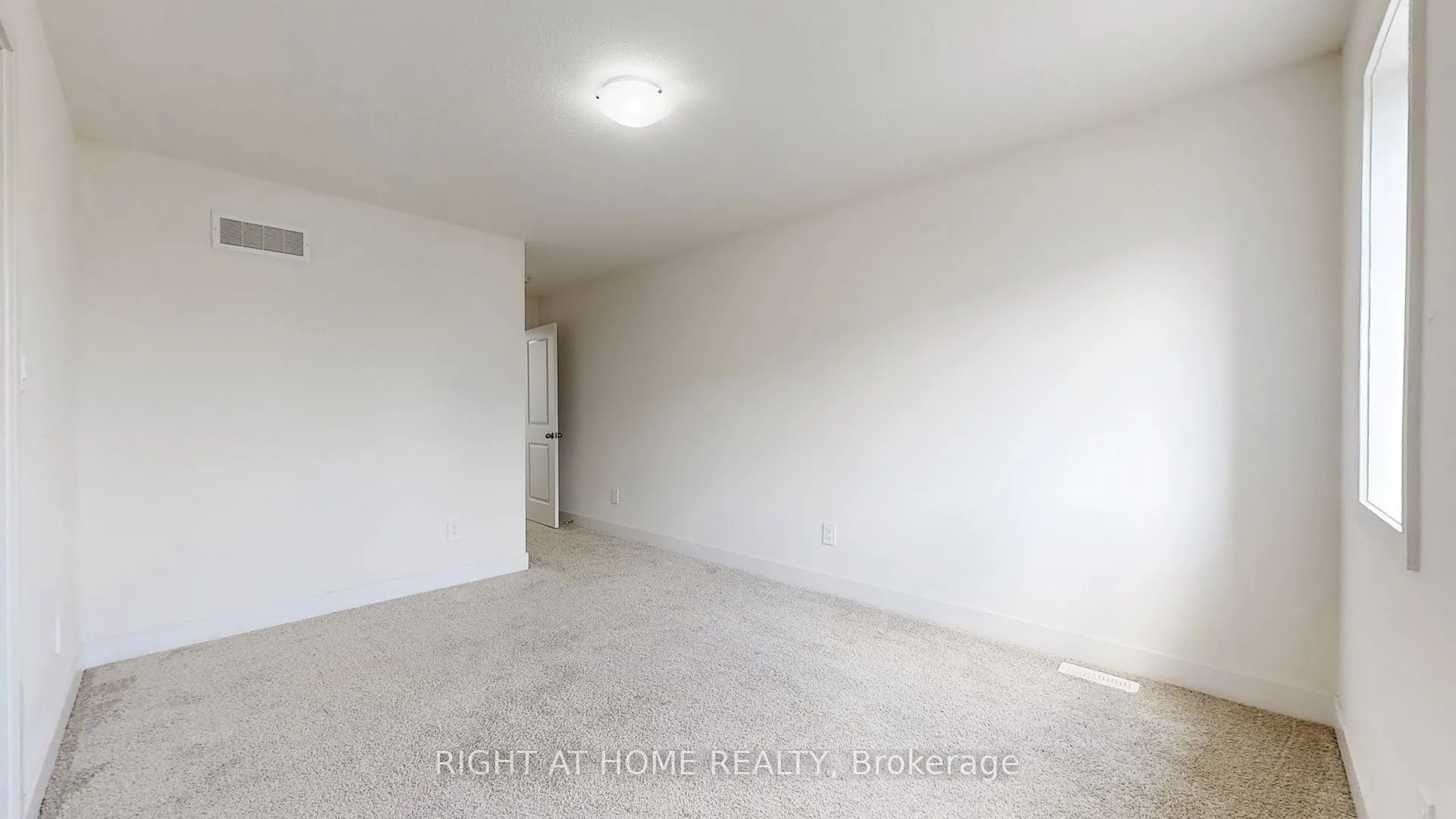 1608 Capri Crescent
