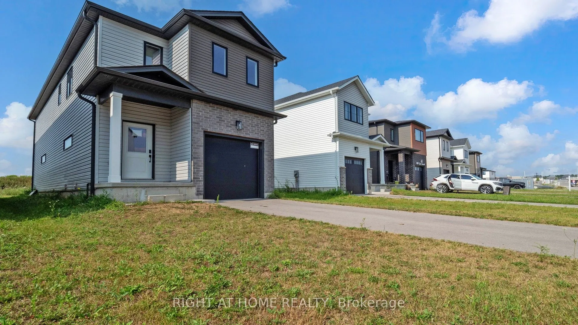 1608 Capri Crescent