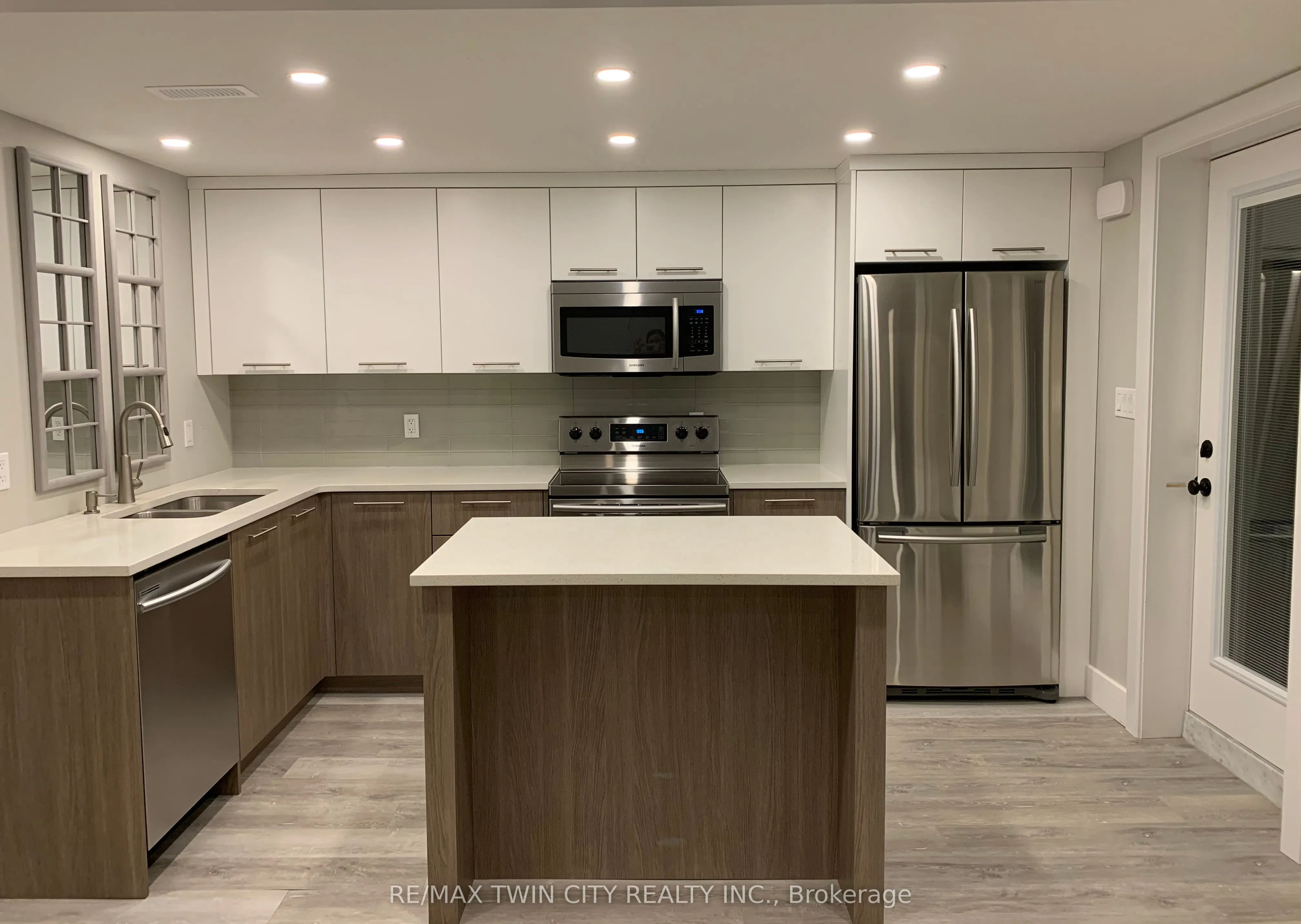 114 Glen Park Crescent, #Lower