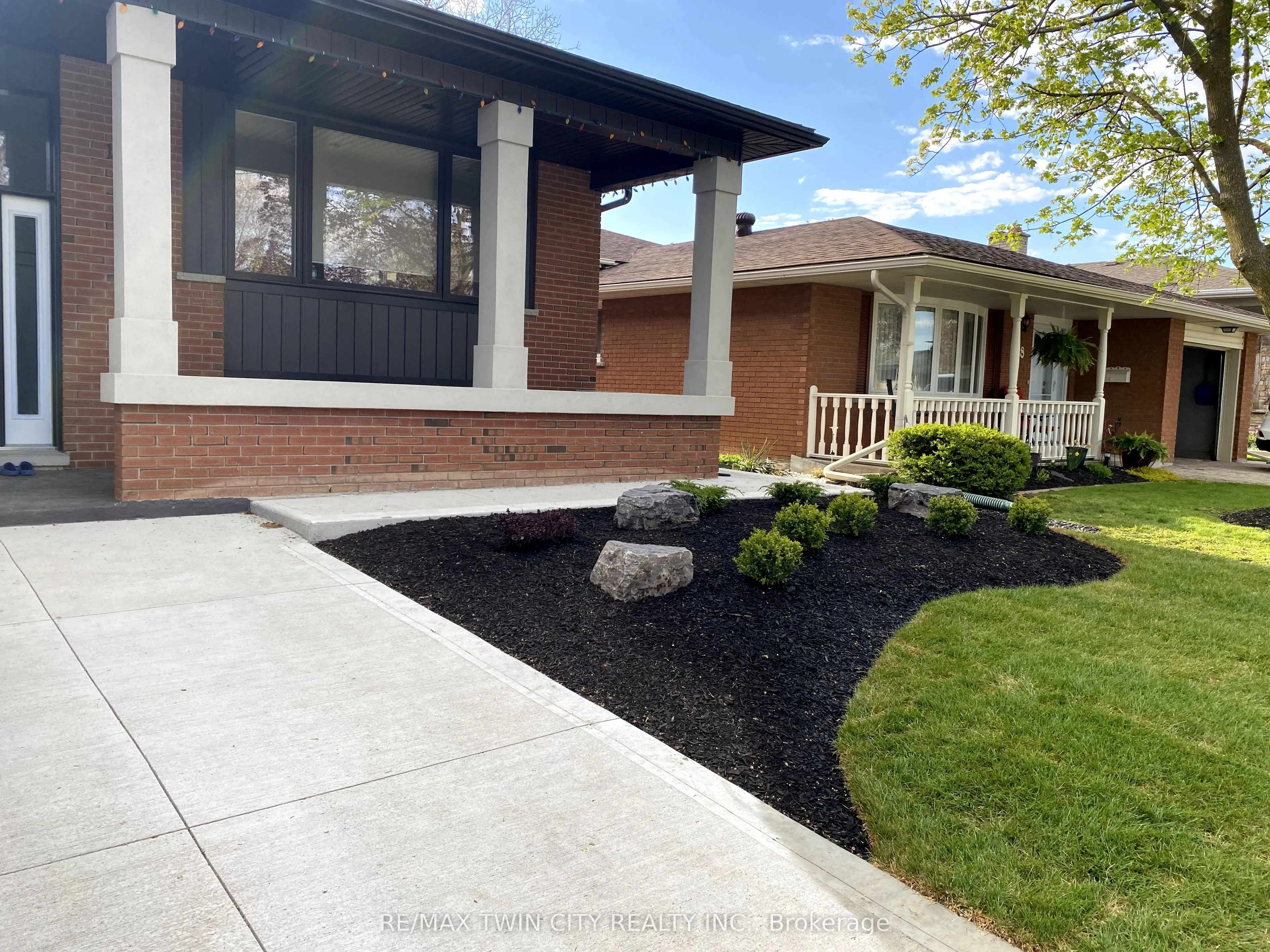 114 Glen Park Crescent, #Lower