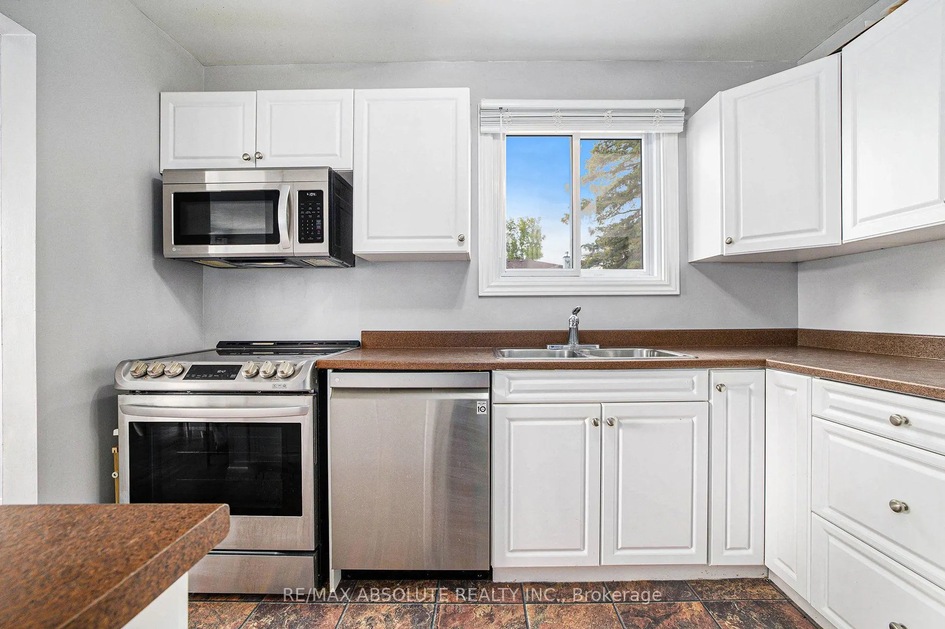 24 Townline Road W, #208