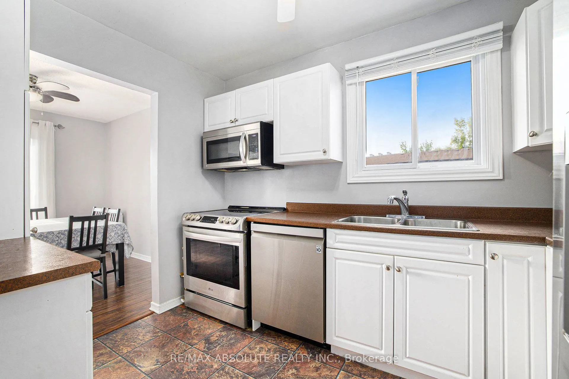 24 Townline Road W, #208