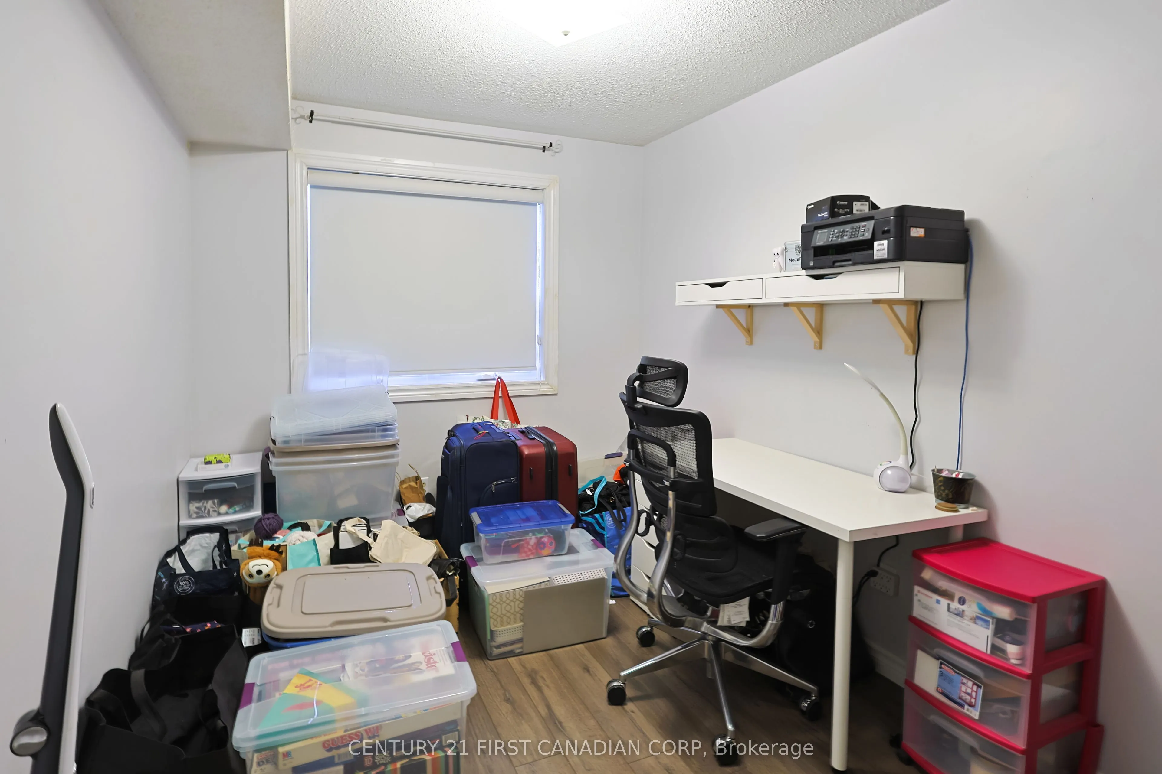 15 Jacksway Crescent N, #215